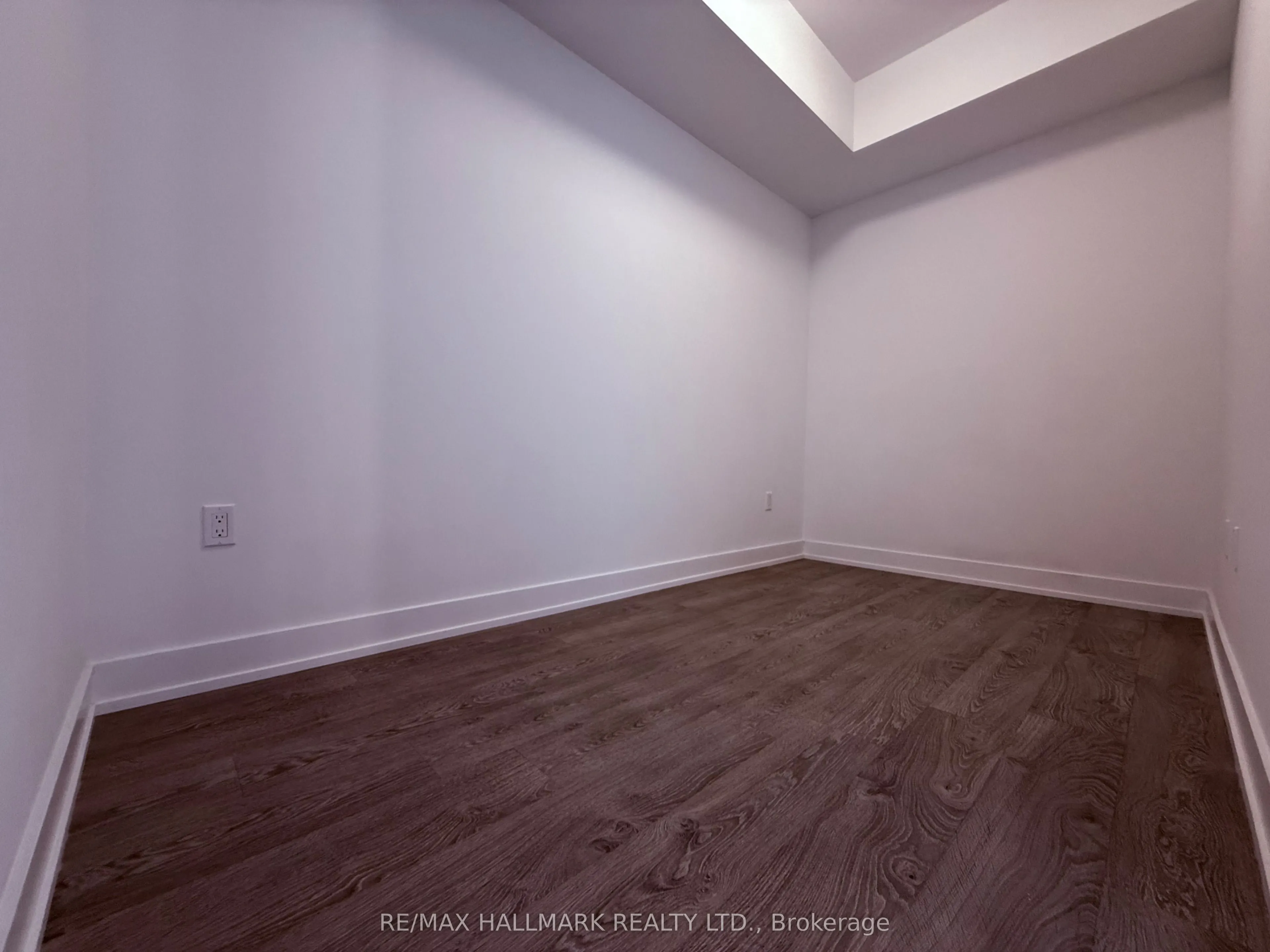 30 Inn on the Park Drive, #1106