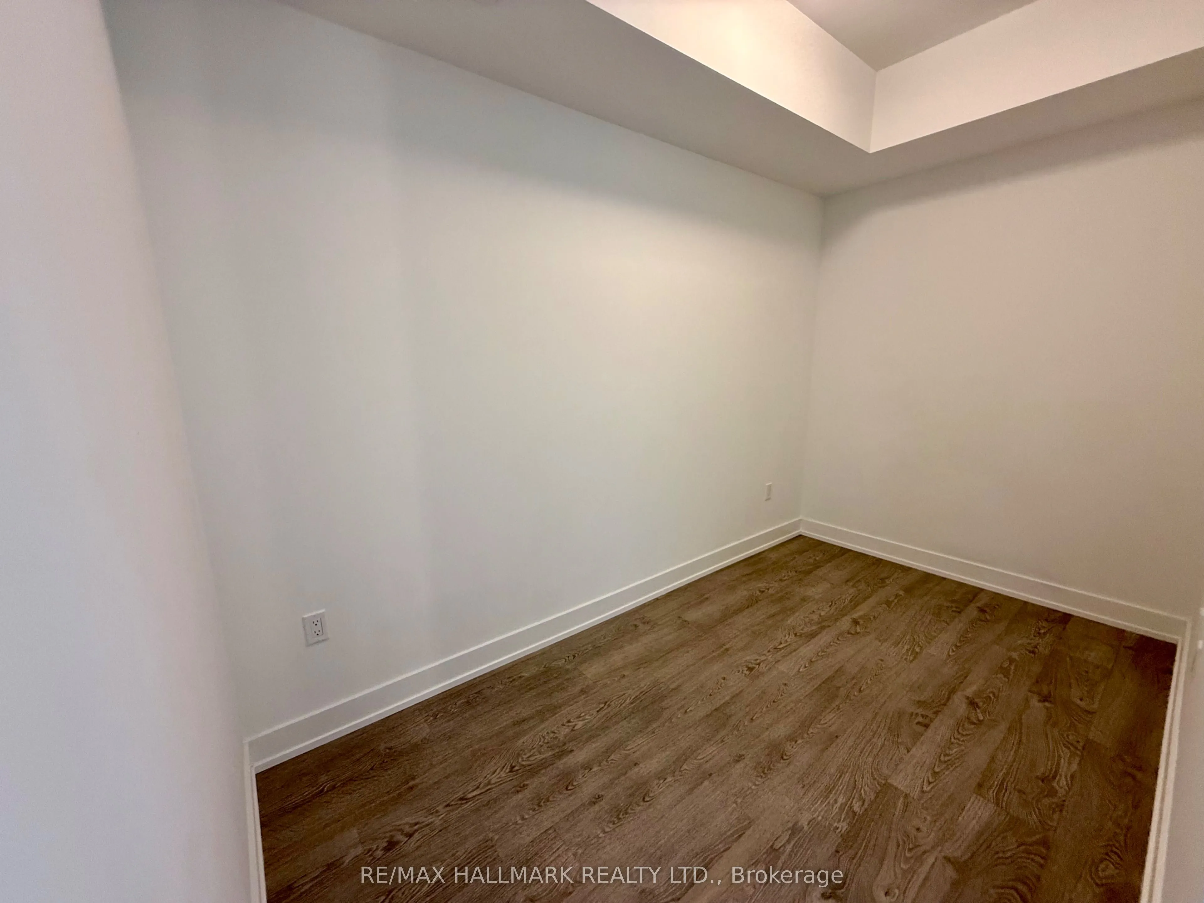 30 Inn on the Park Drive, #1106