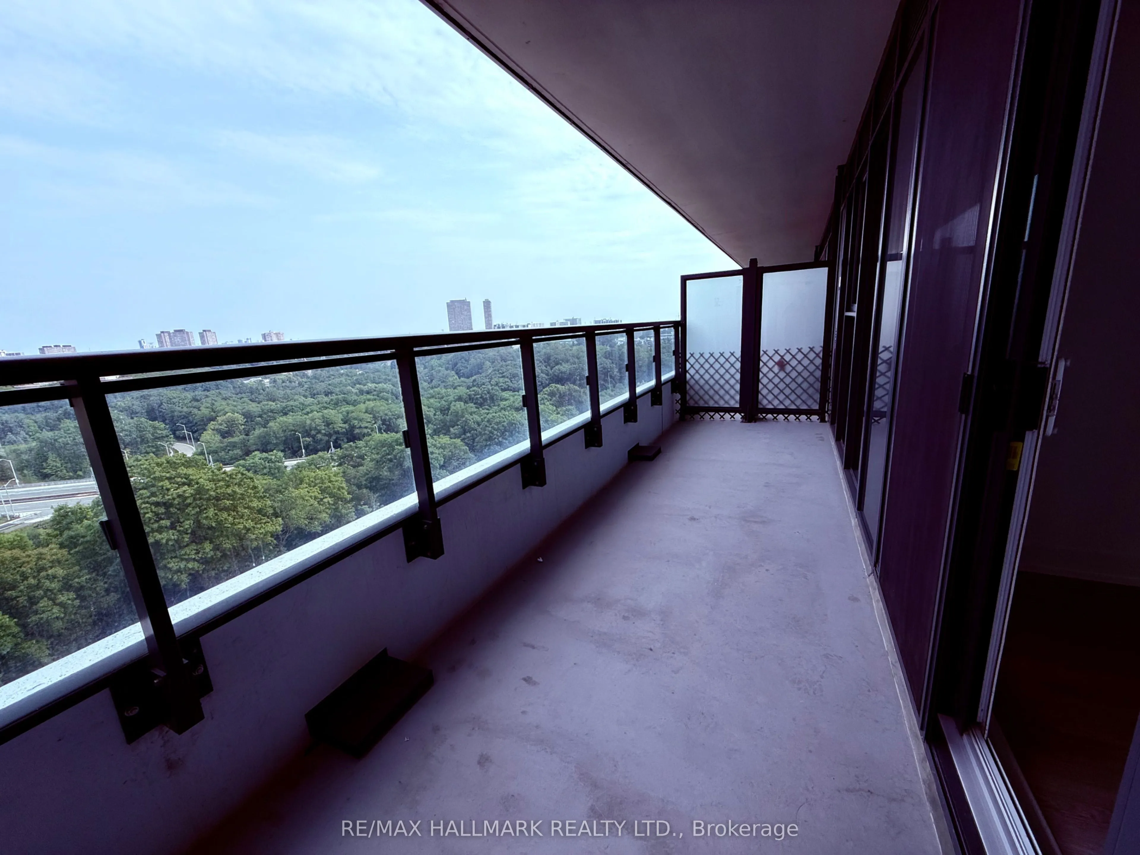 30 Inn on the Park Drive, #1106