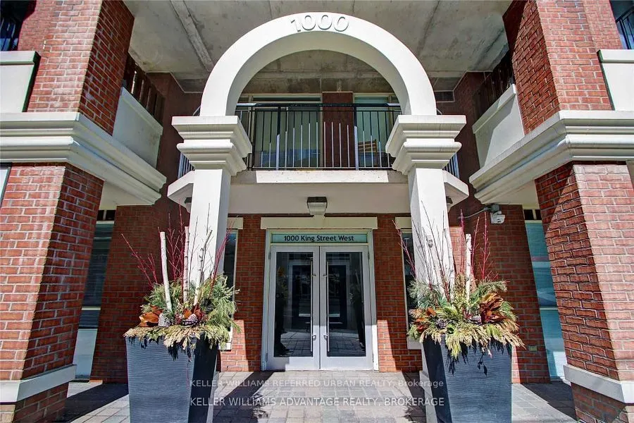 1000 King Street W, #319