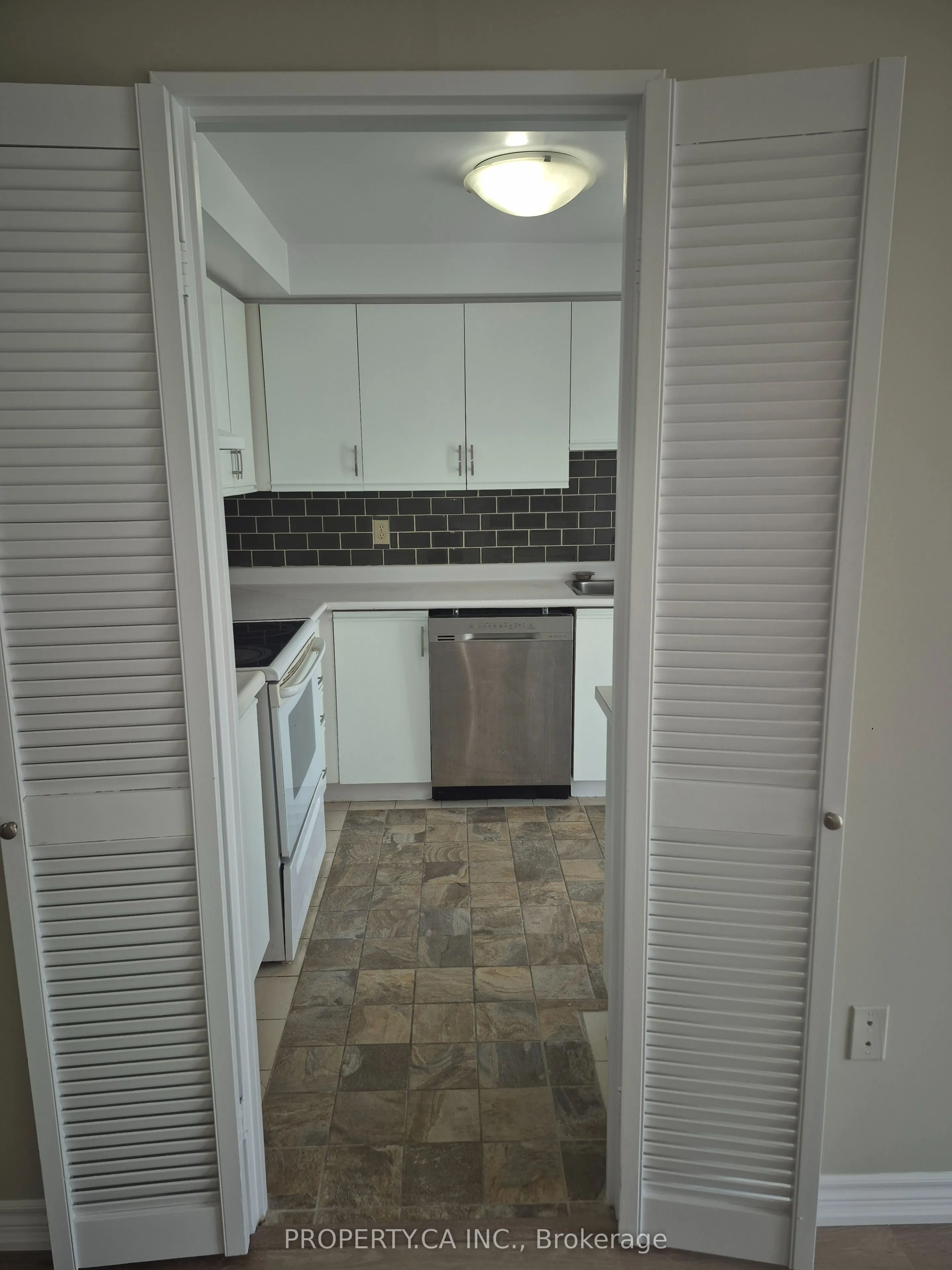 5460 Yonge Street, #1206