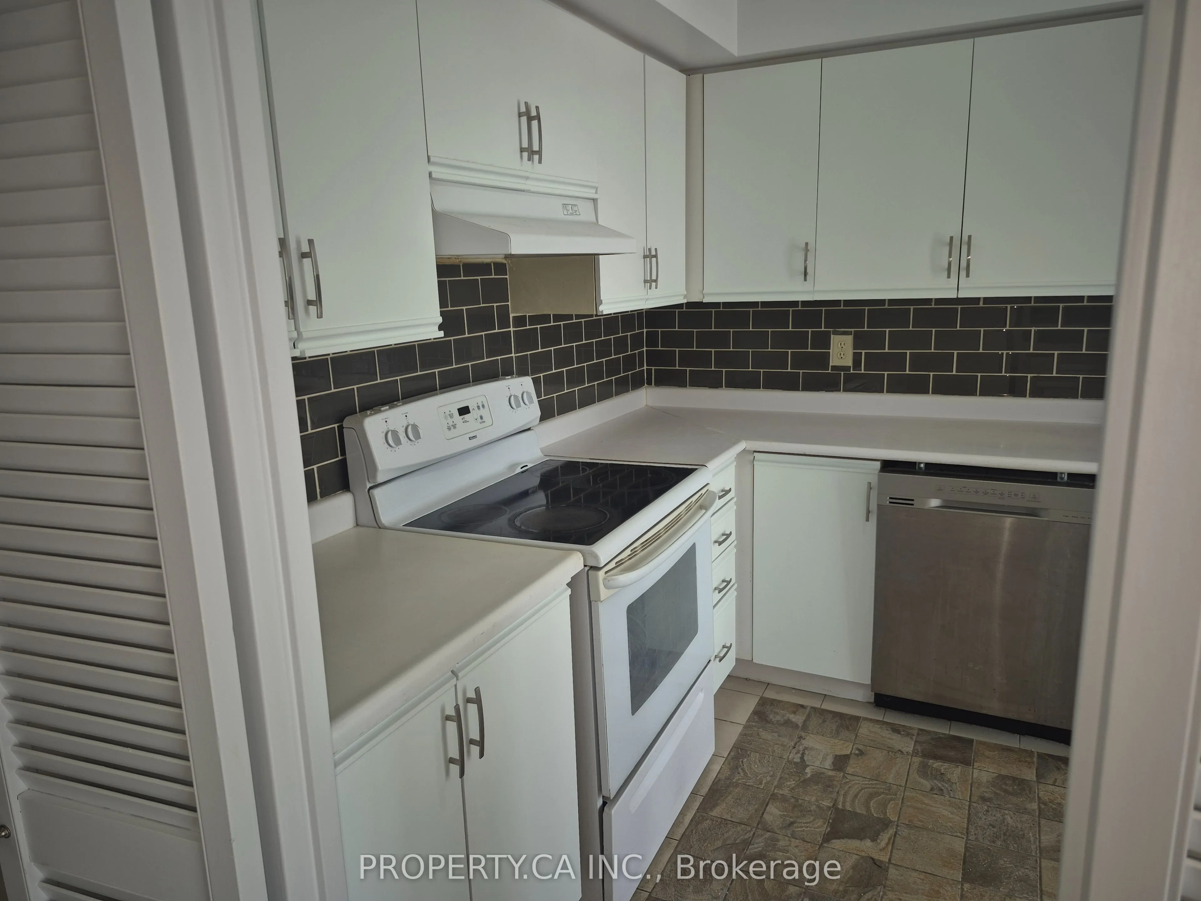 5460 Yonge Street, #1206