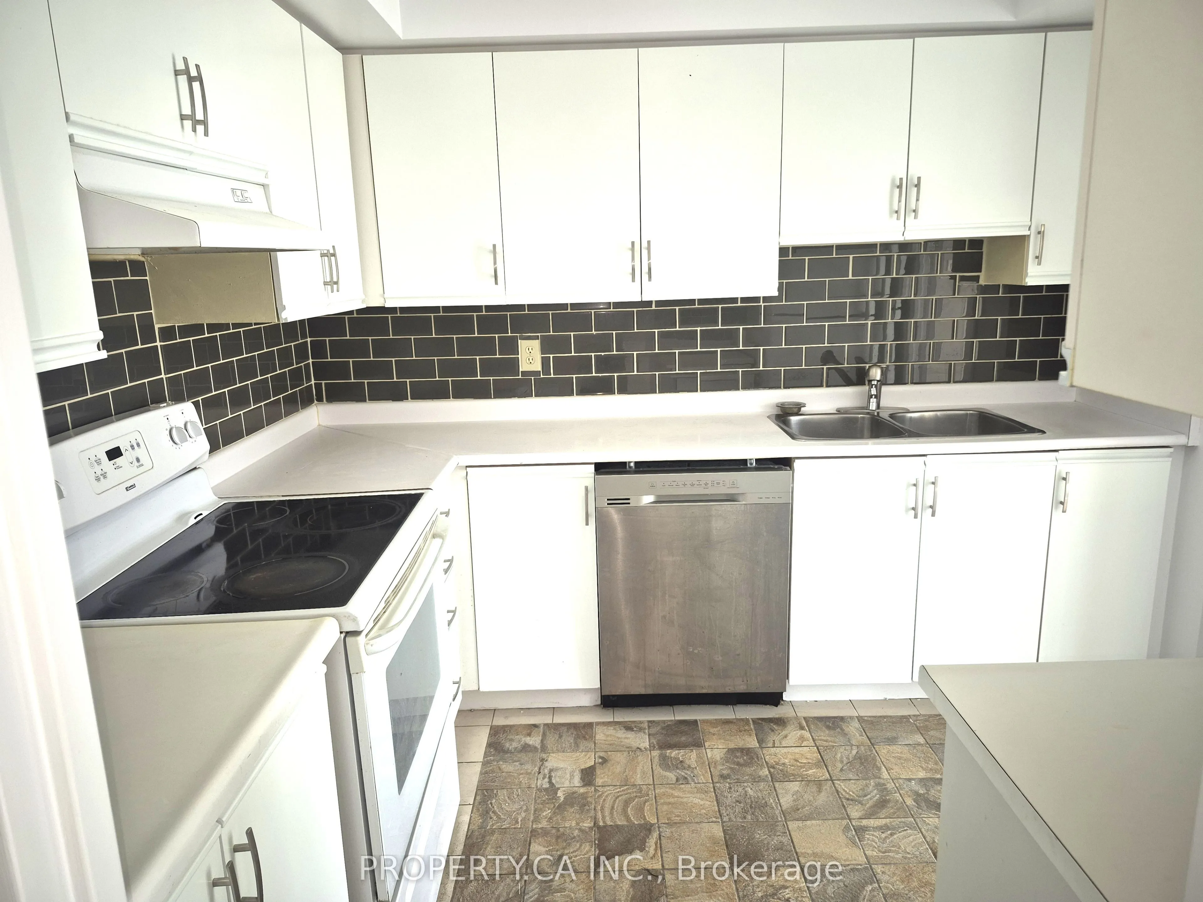 5460 Yonge Street, #1206