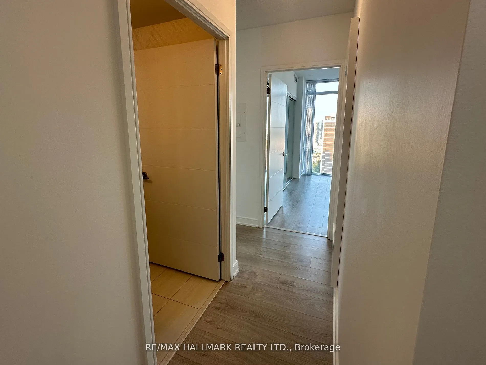 50 Wellesley Street E, #2904