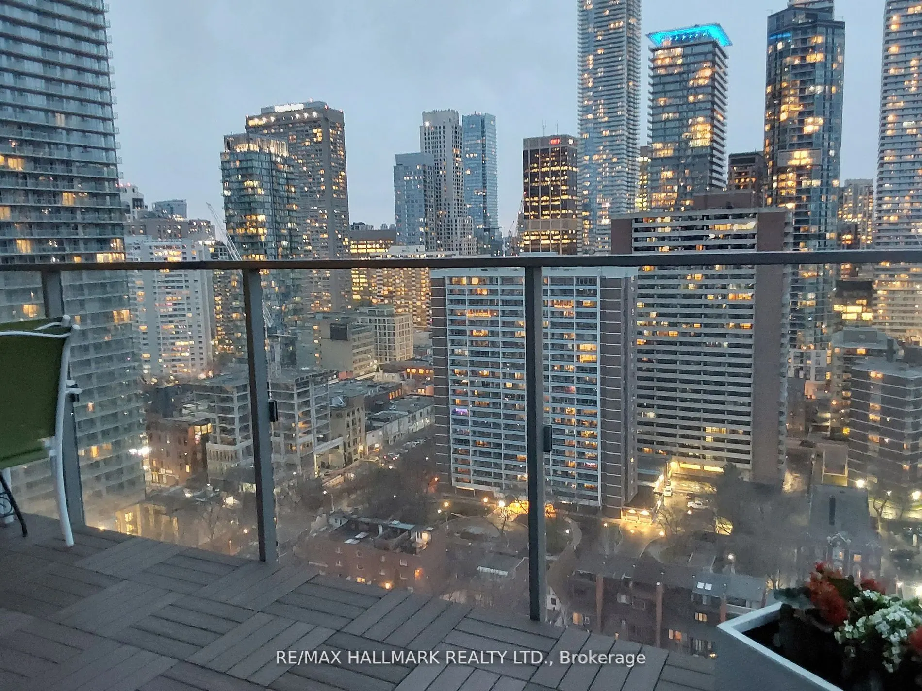 50 Wellesley Street E, #2904