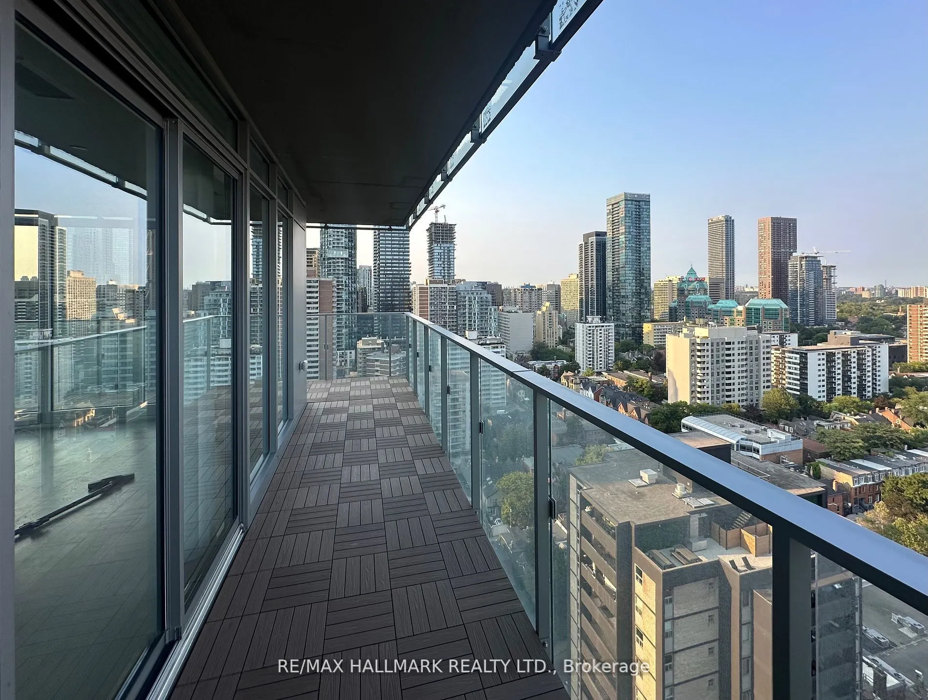 50 Wellesley Street E, #2904