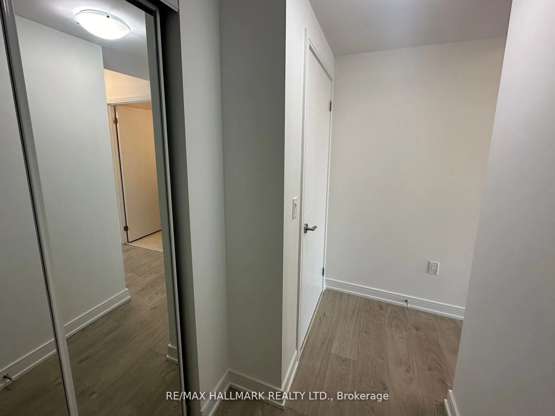 50 Wellesley Street E, #2904