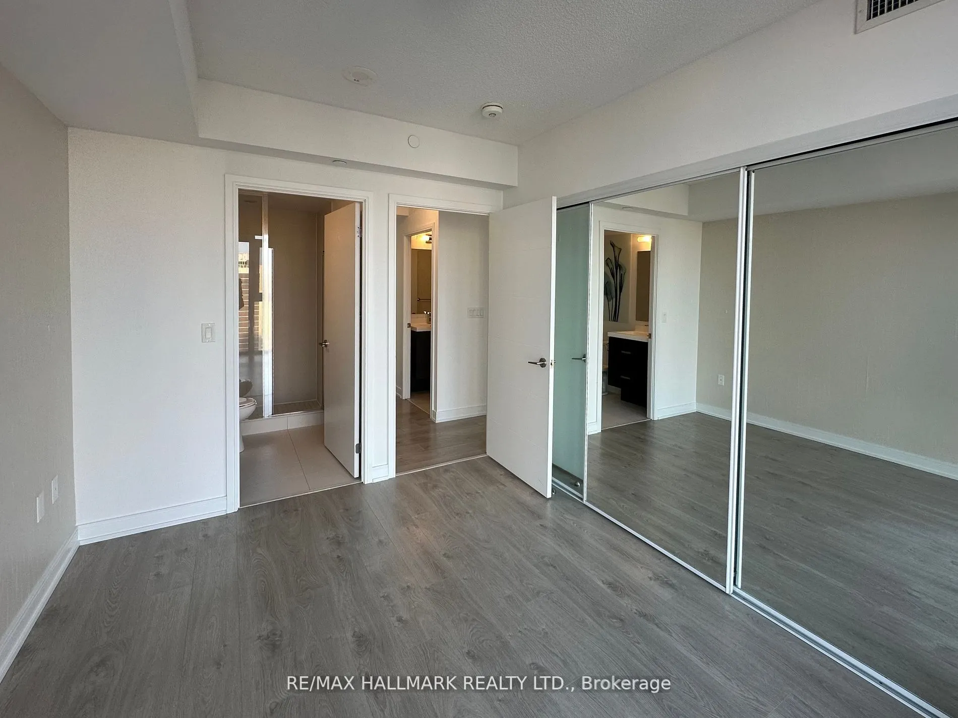 50 Wellesley Street E, #2904