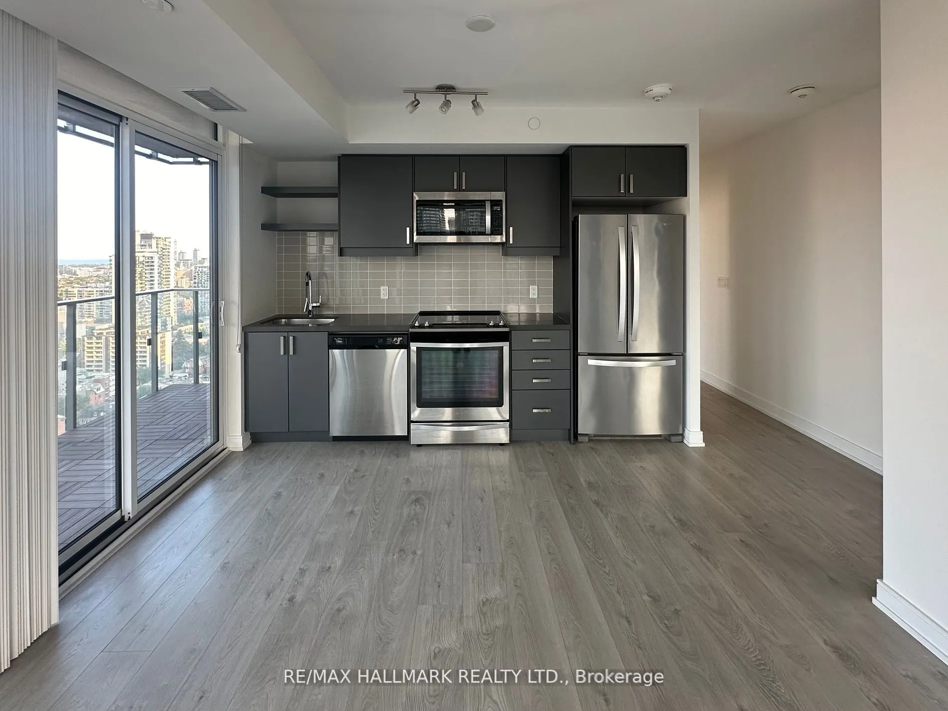50 Wellesley Street E, #2904