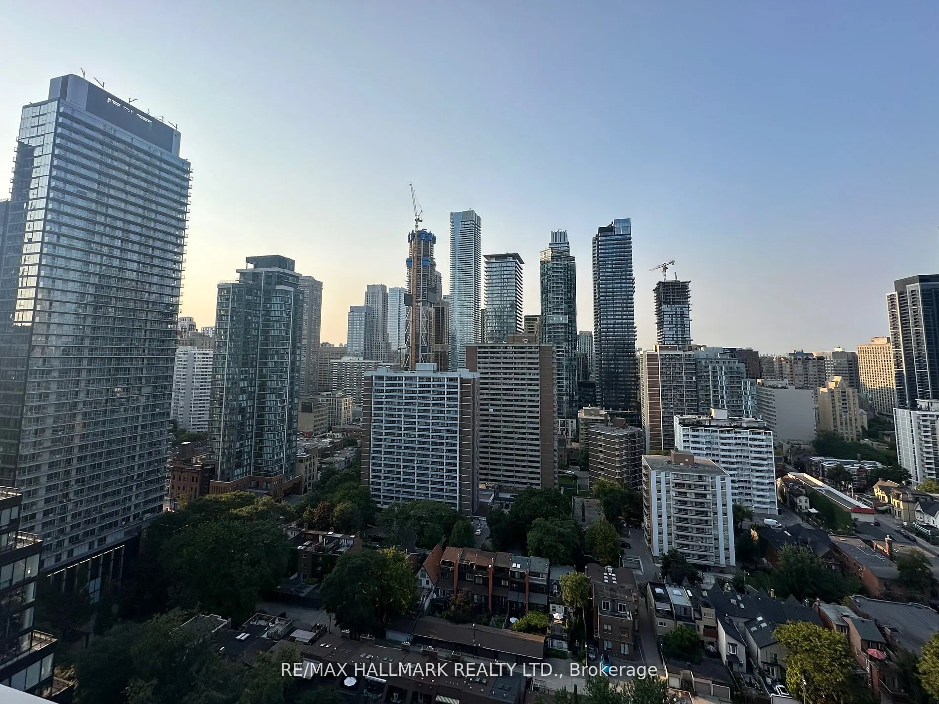 50 Wellesley Street E, #2904