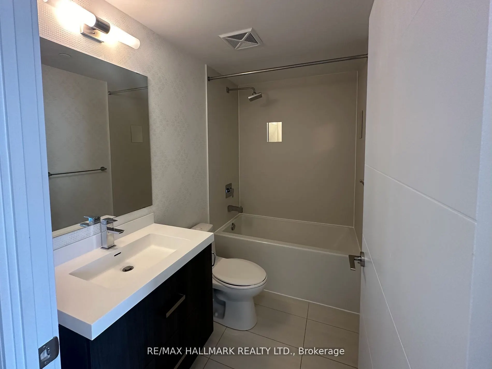 50 Wellesley Street E, #2904