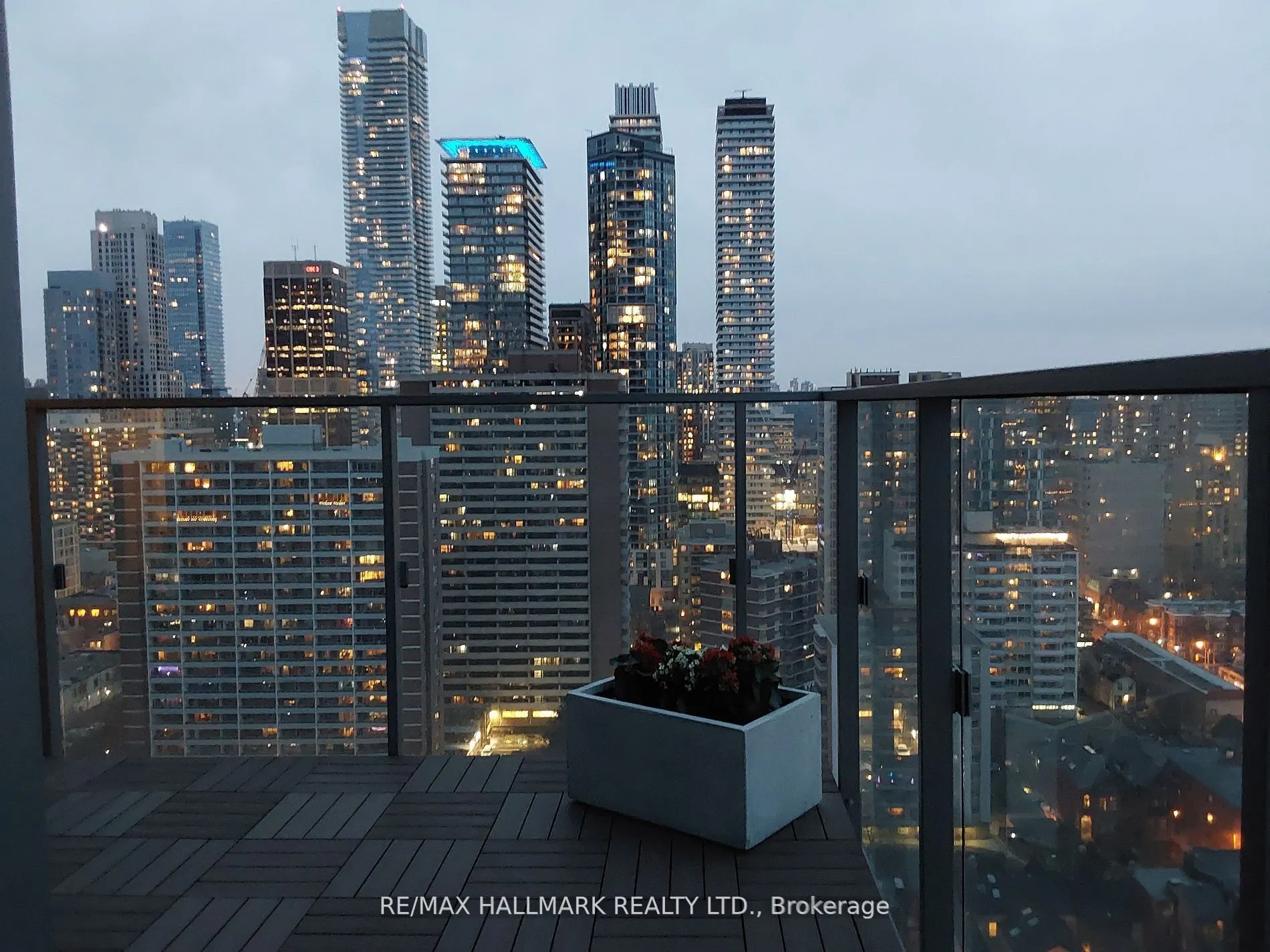 50 Wellesley Street E, #2904