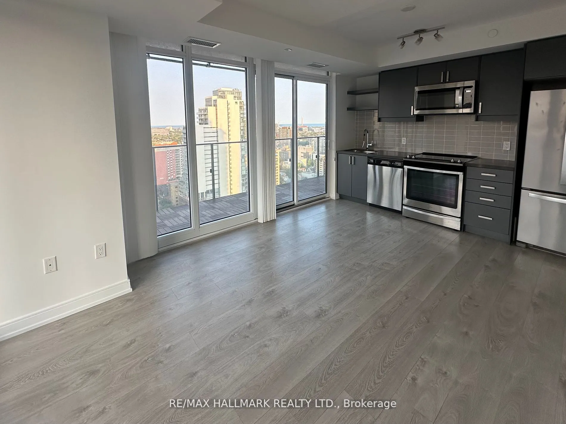 50 Wellesley Street E, #2904