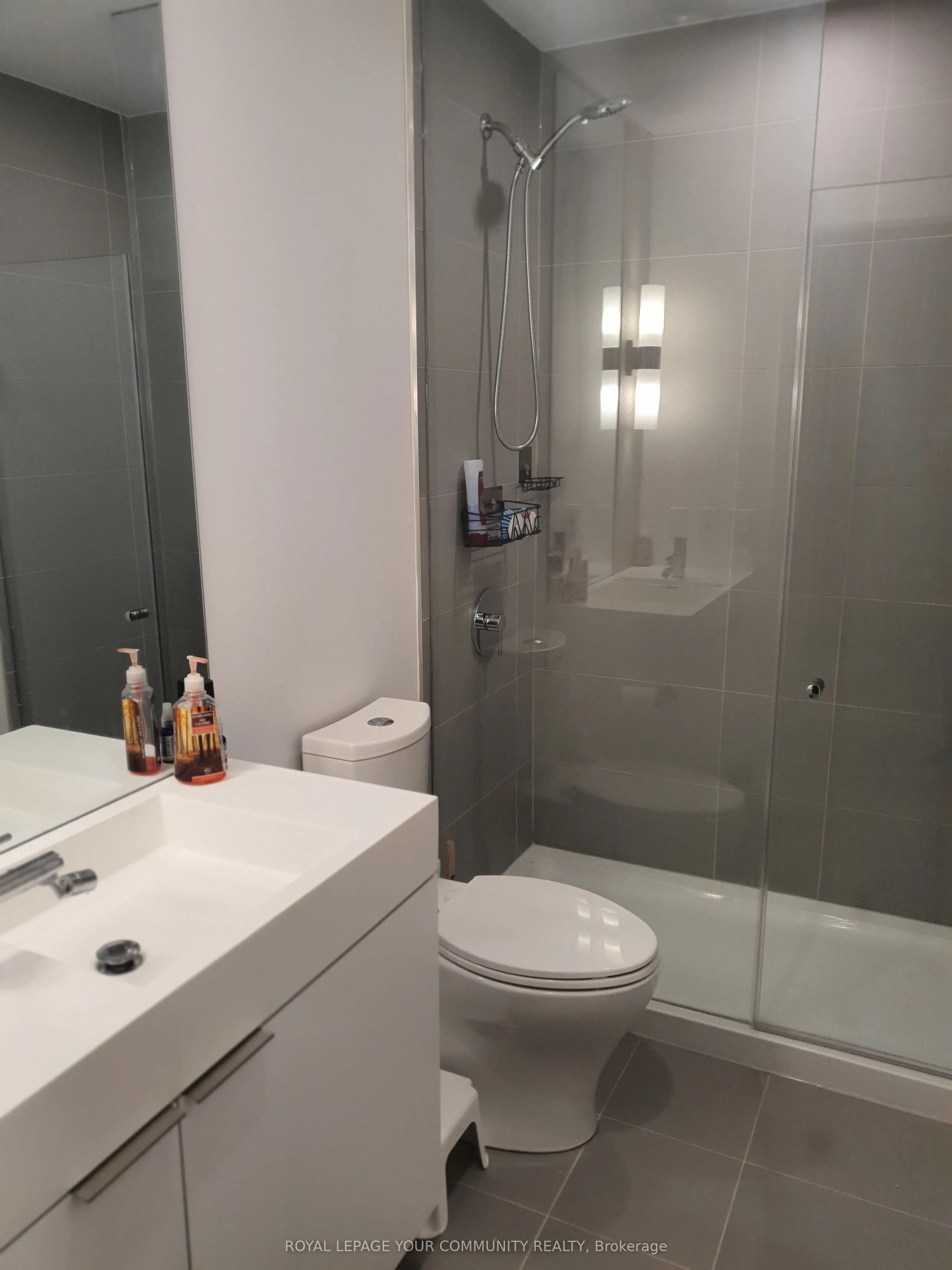 33 Helendale Avenue, #715