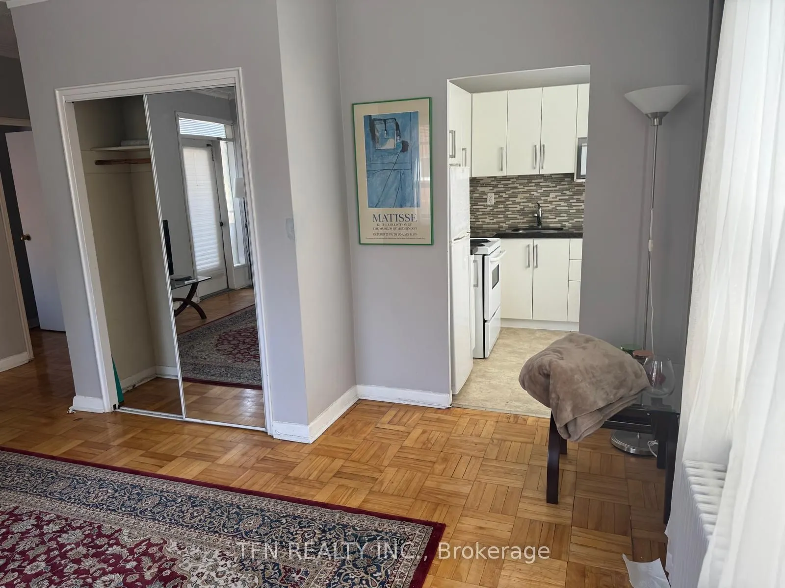 1112 Avenue Road, #102
