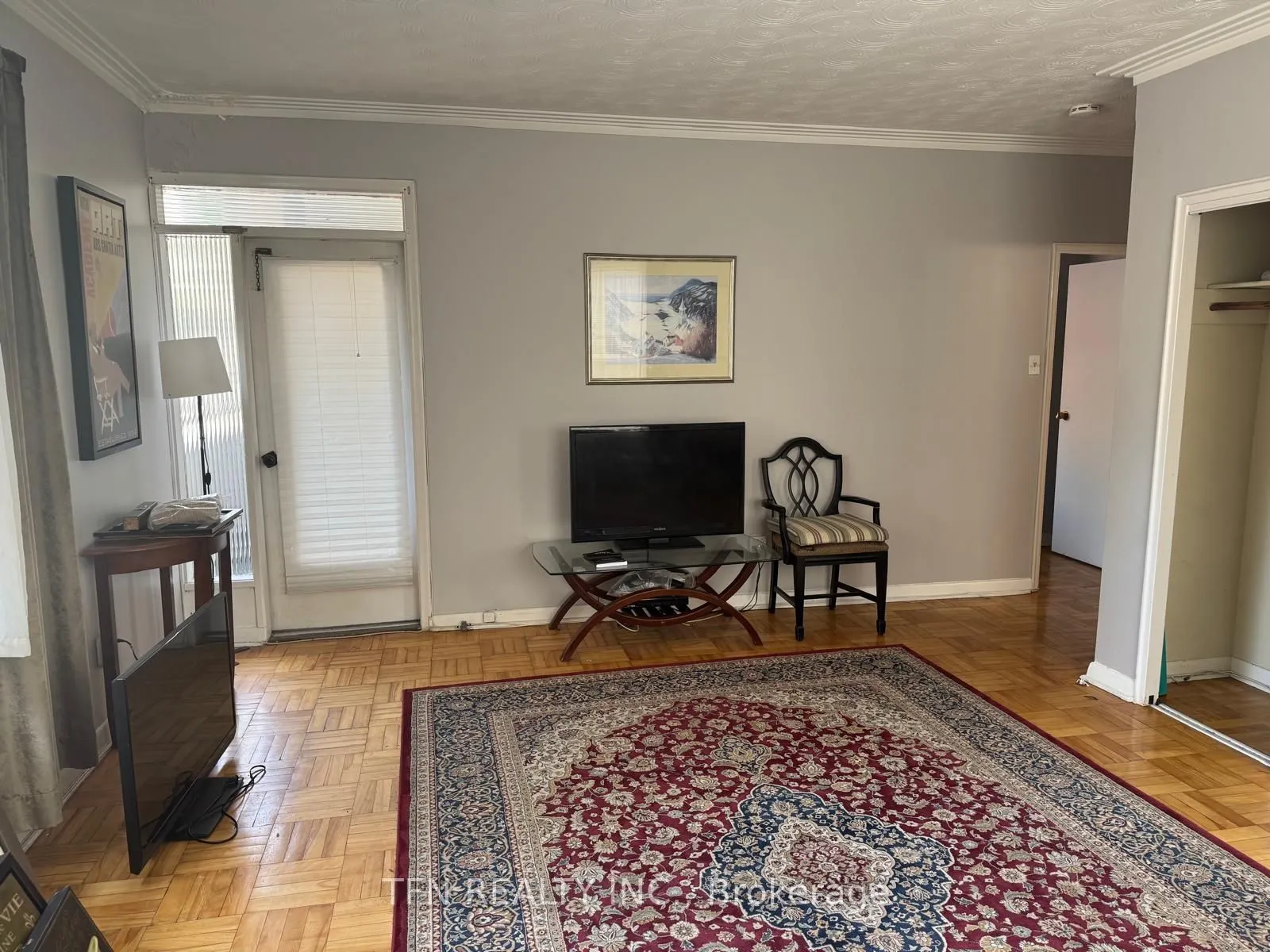 1112 Avenue Road, #102