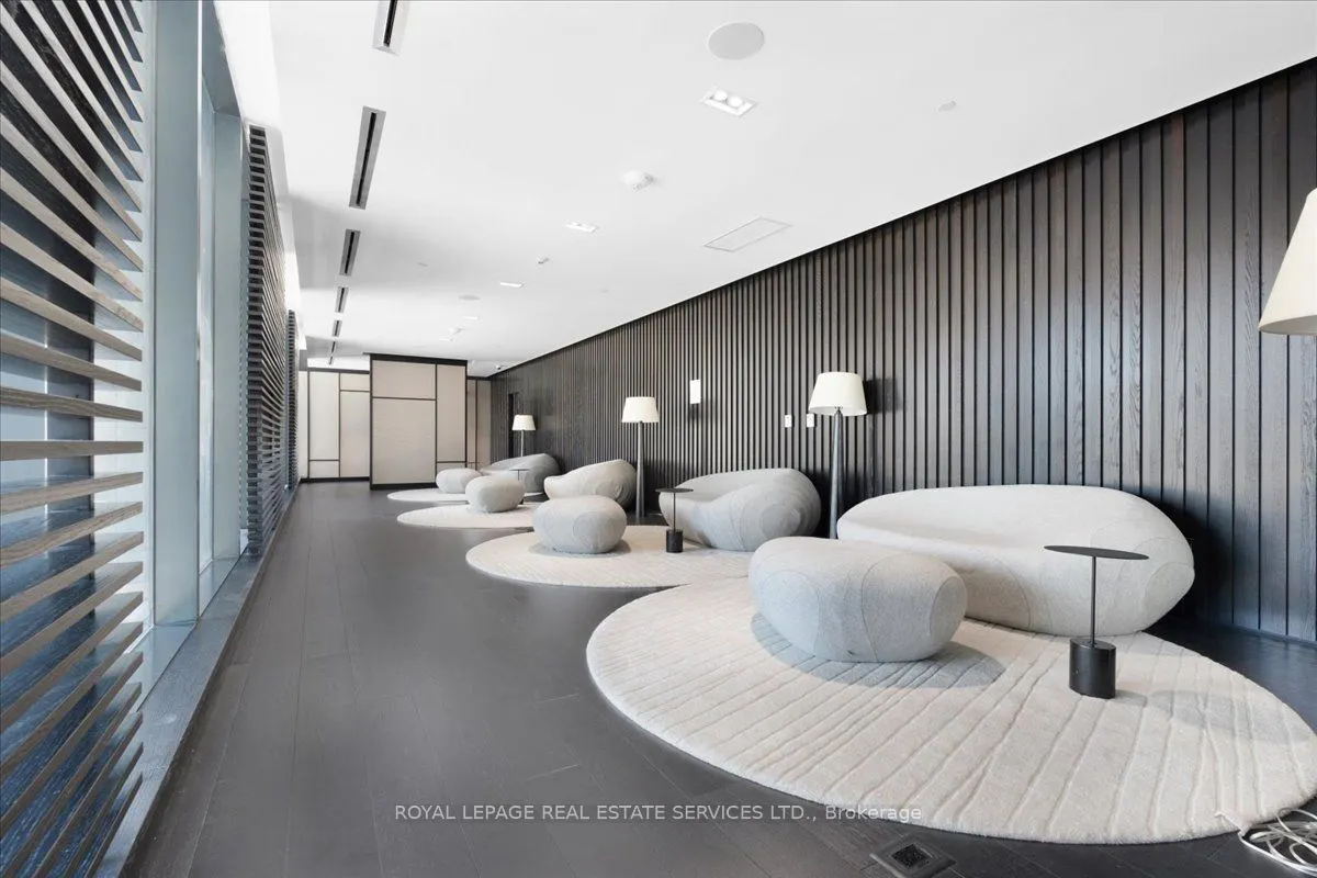 501 Yonge Street, #911