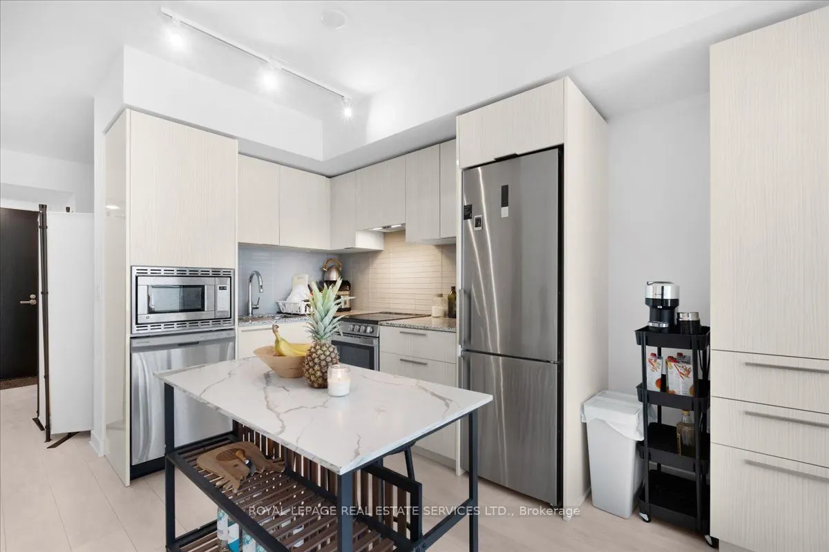 501 Yonge Street, #911