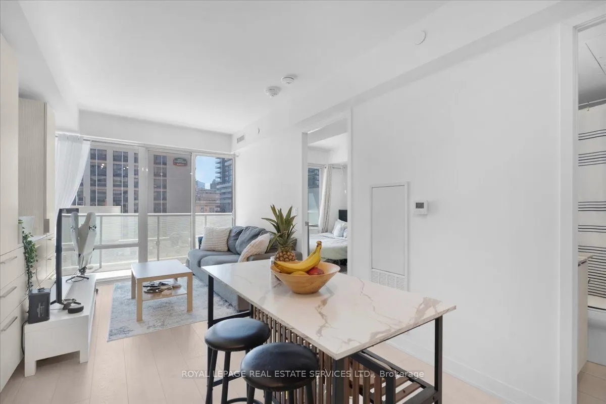 501 Yonge Street, #911
