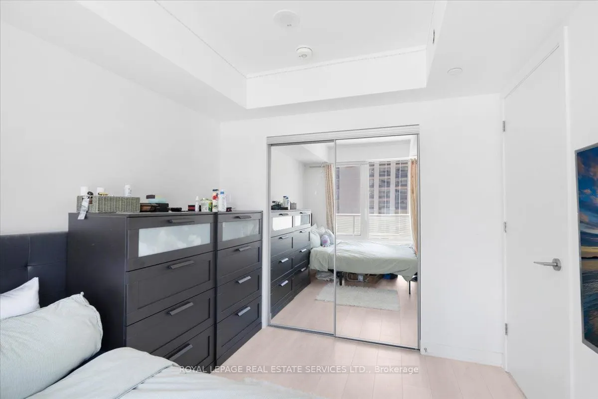 501 Yonge Street, #911