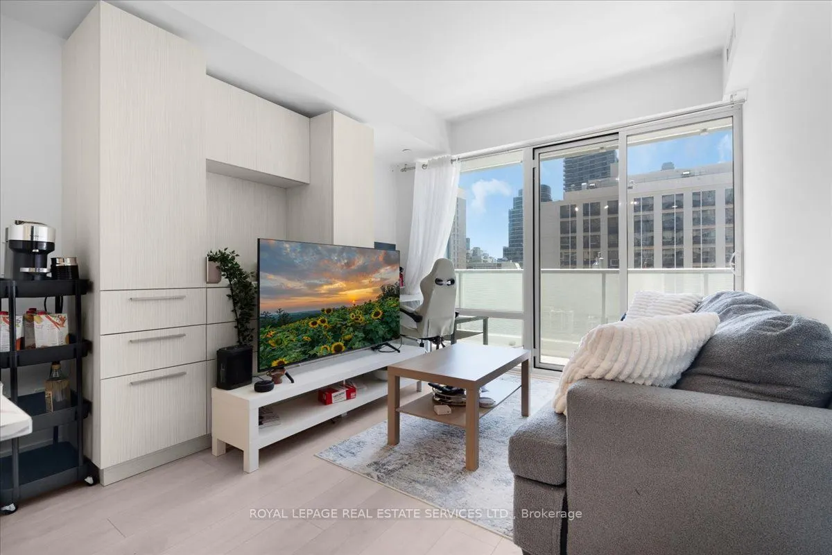 501 Yonge Street, #911
