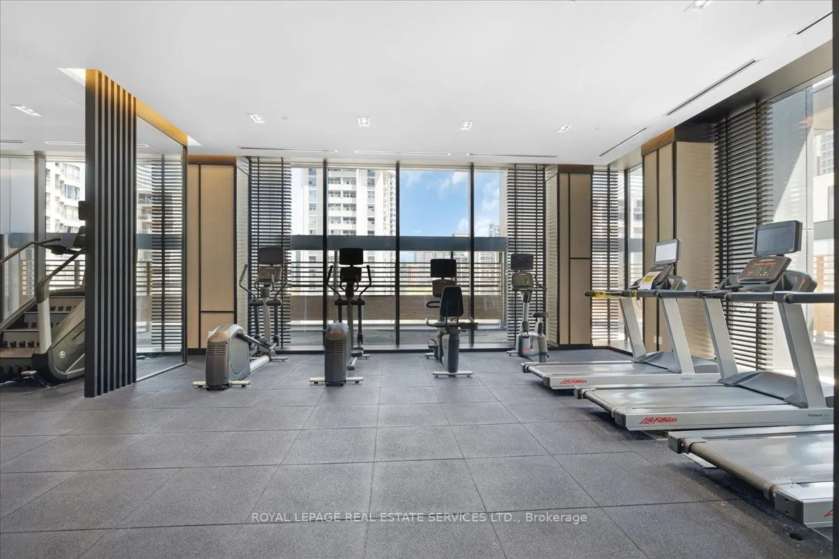 501 Yonge Street, #911
