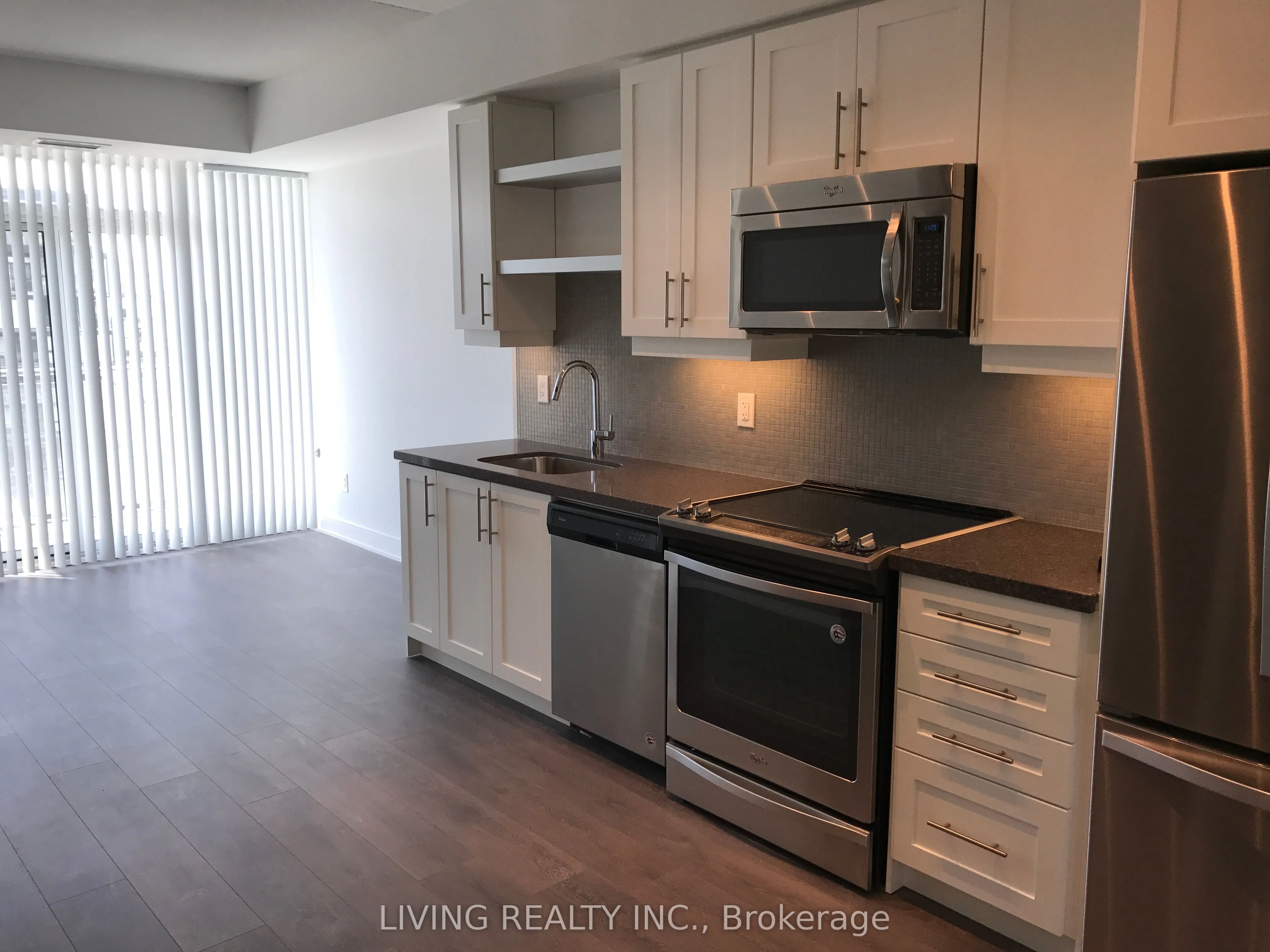 525 Adelaide Street W, #1826