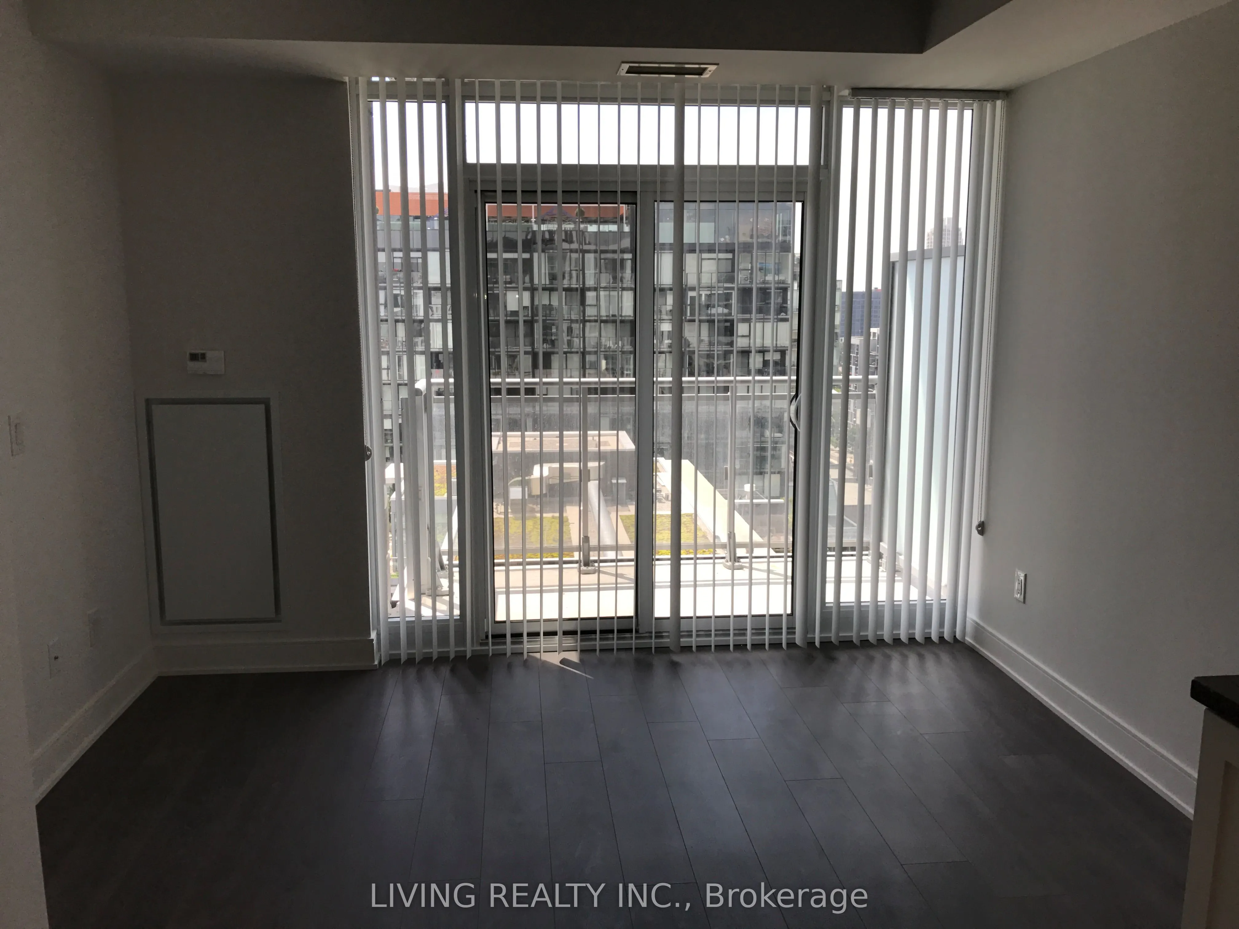 525 Adelaide Street W, #1826