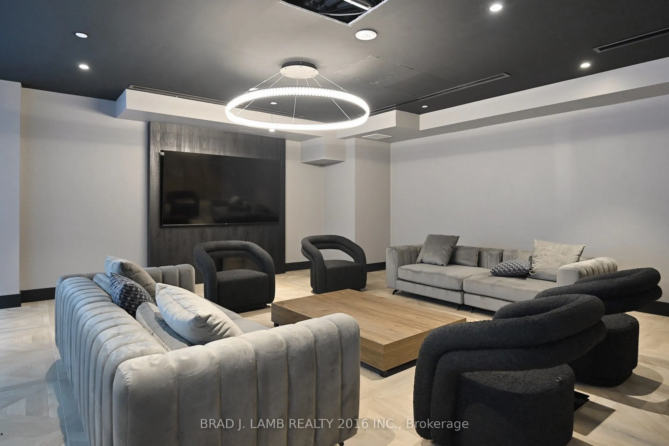 195 McCaul Street, #1511