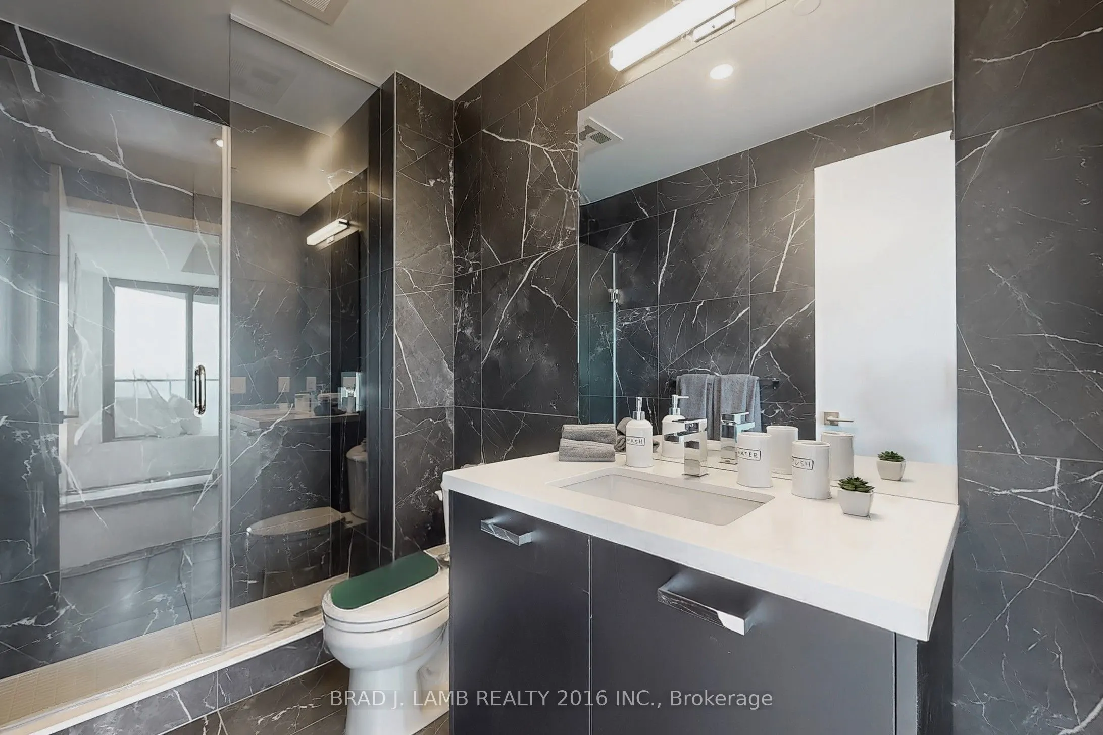 195 McCaul Street, #1511