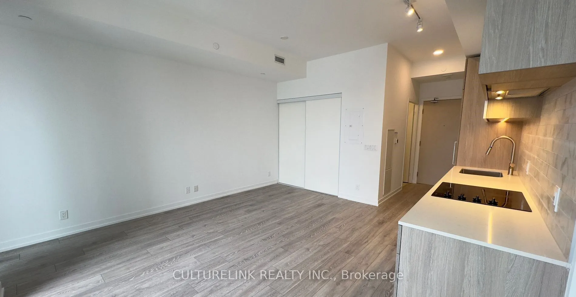 2020 Bathurst Street N, #1111