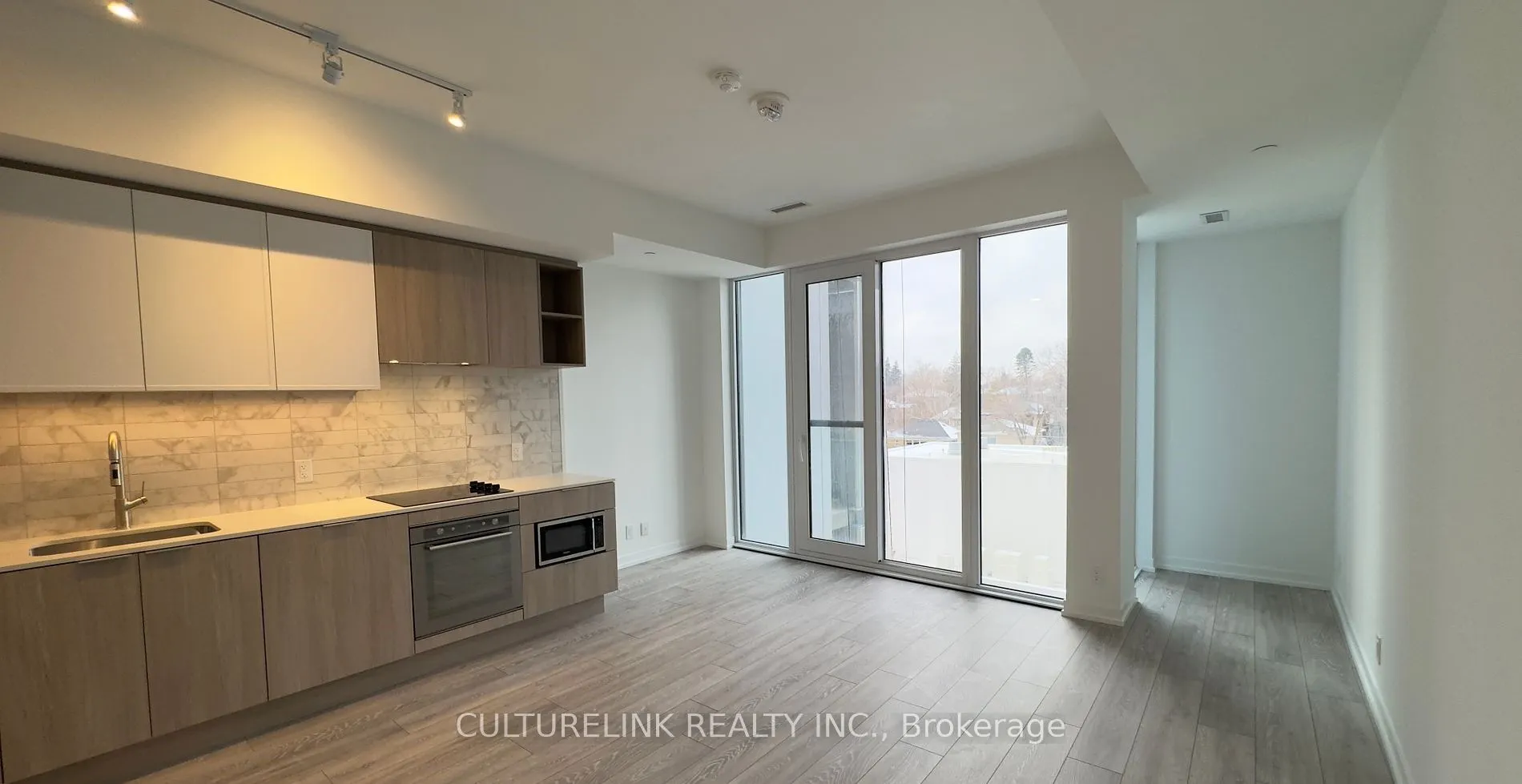 2020 Bathurst Street N, #1111