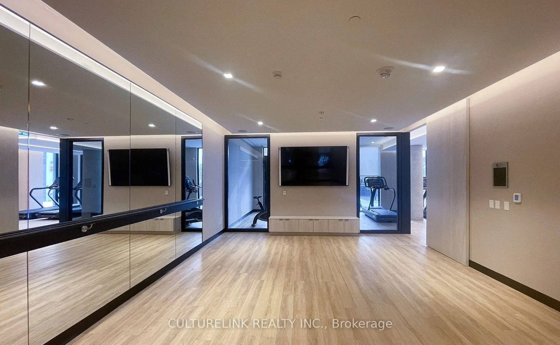 2020 Bathurst Street N, #1111