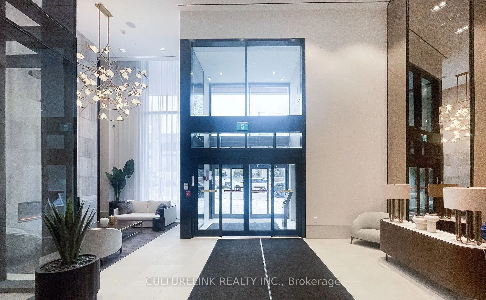 2020 Bathurst Street N, #1111