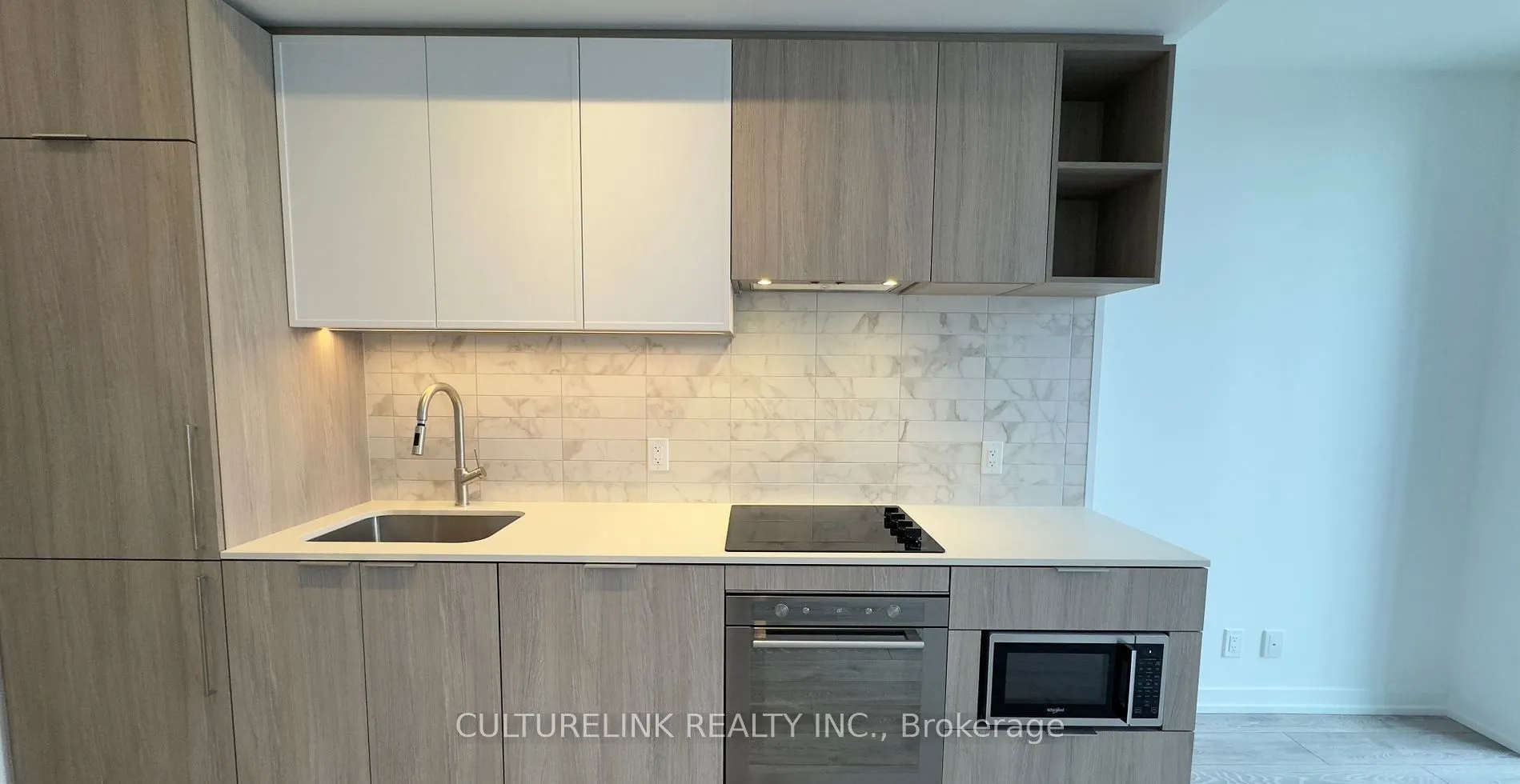2020 Bathurst Street N, #1111