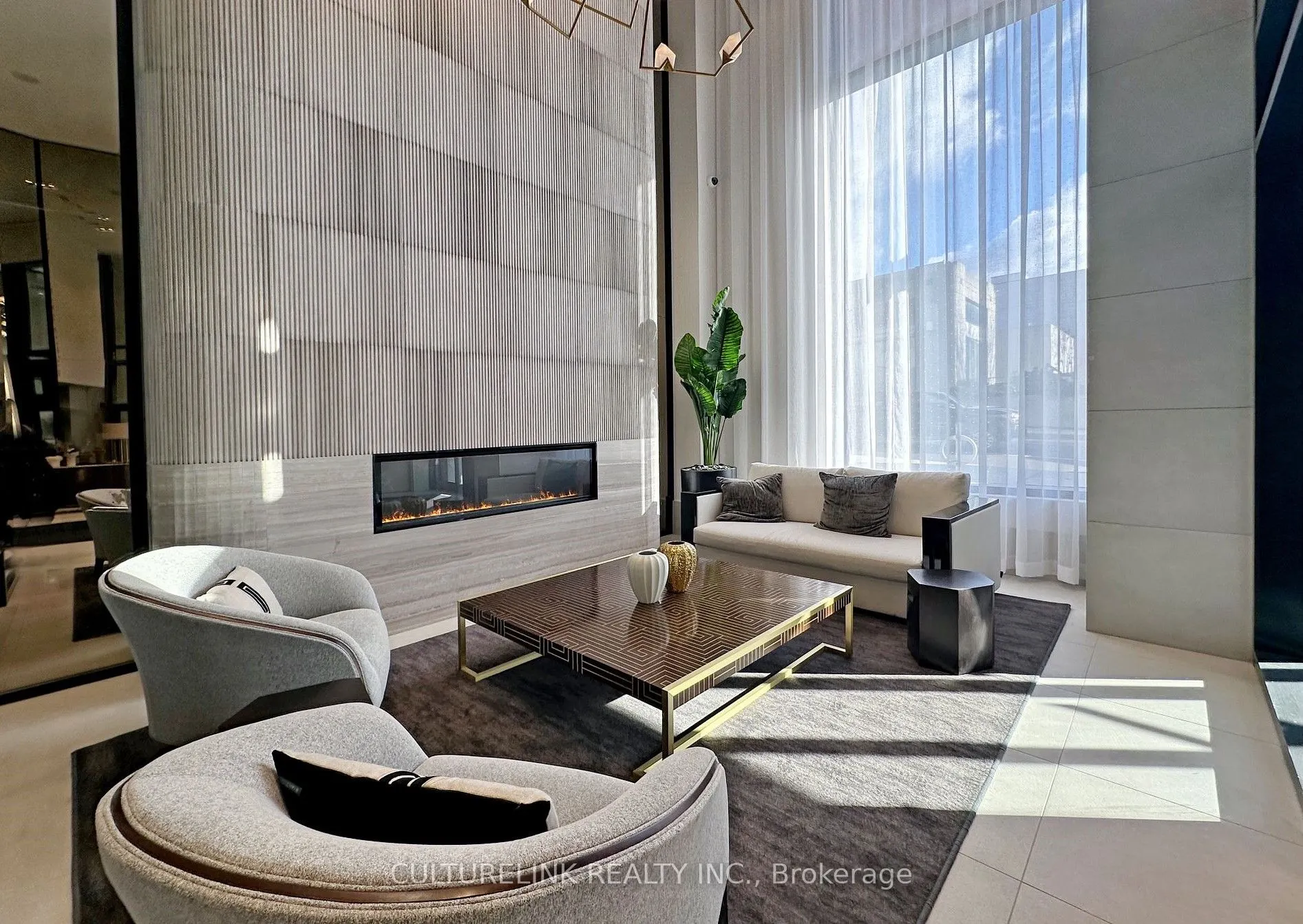 2020 Bathurst Street N, #1111