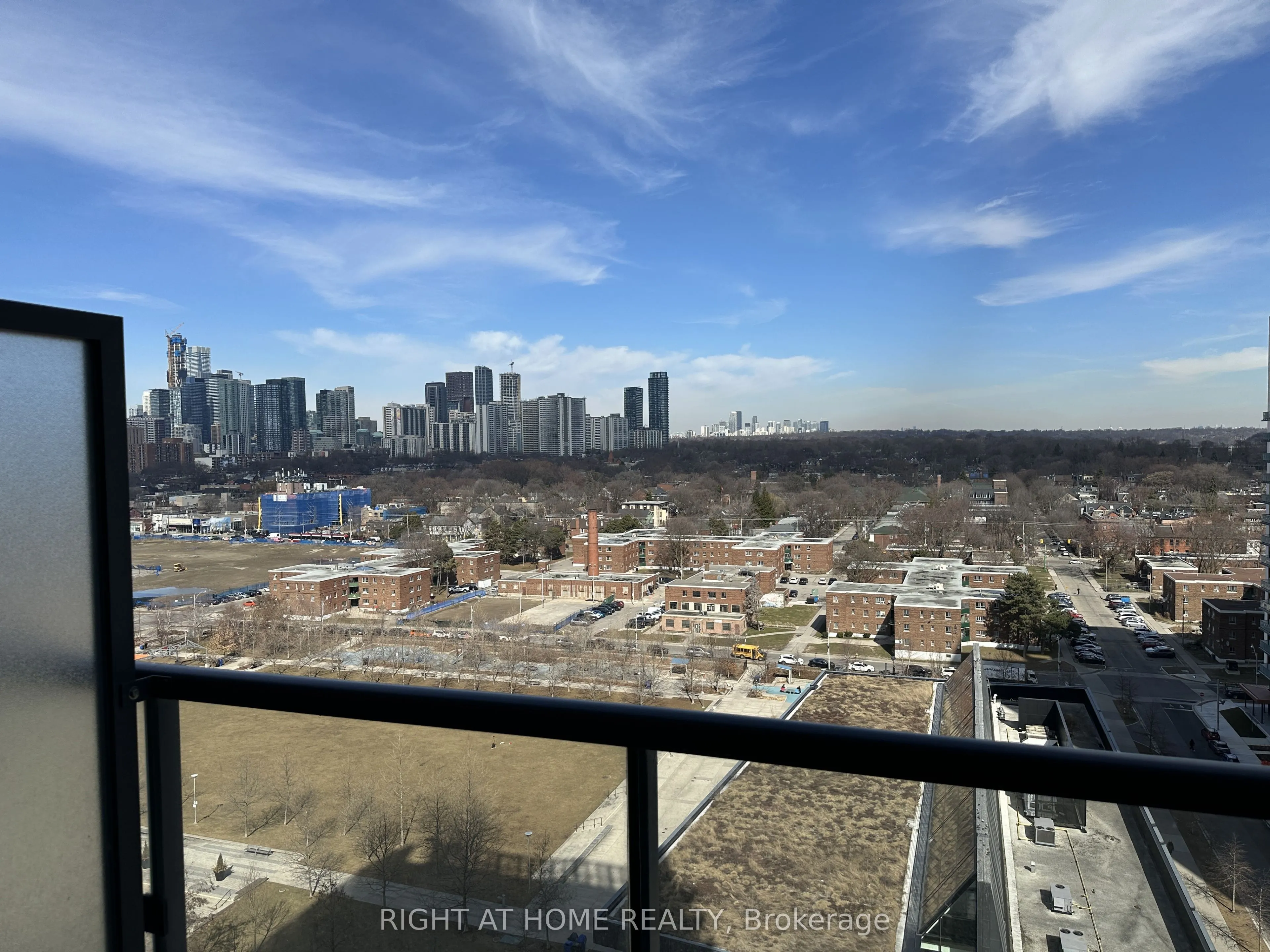 170 Sumach Street, #1911