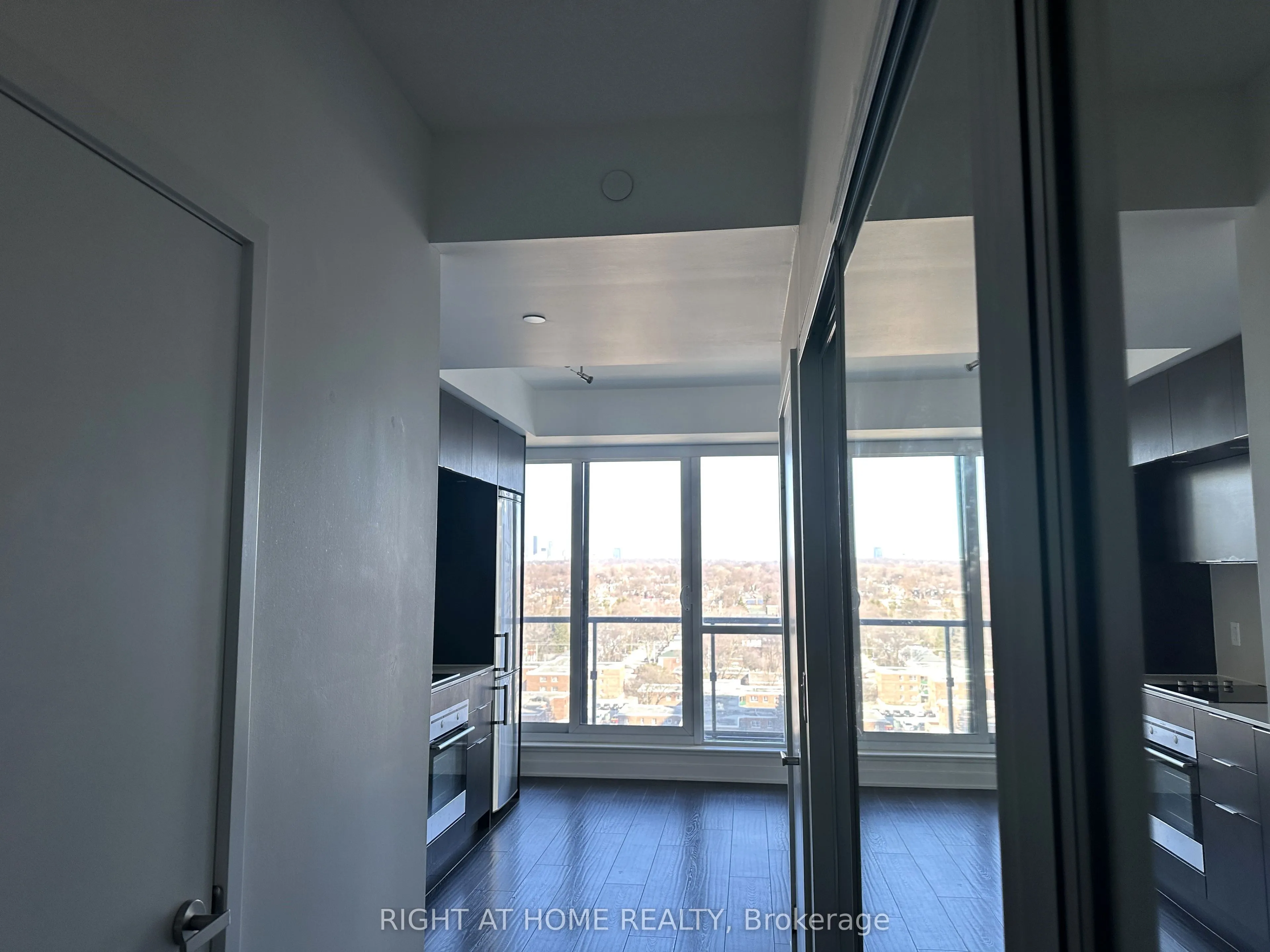 170 Sumach Street, #1911