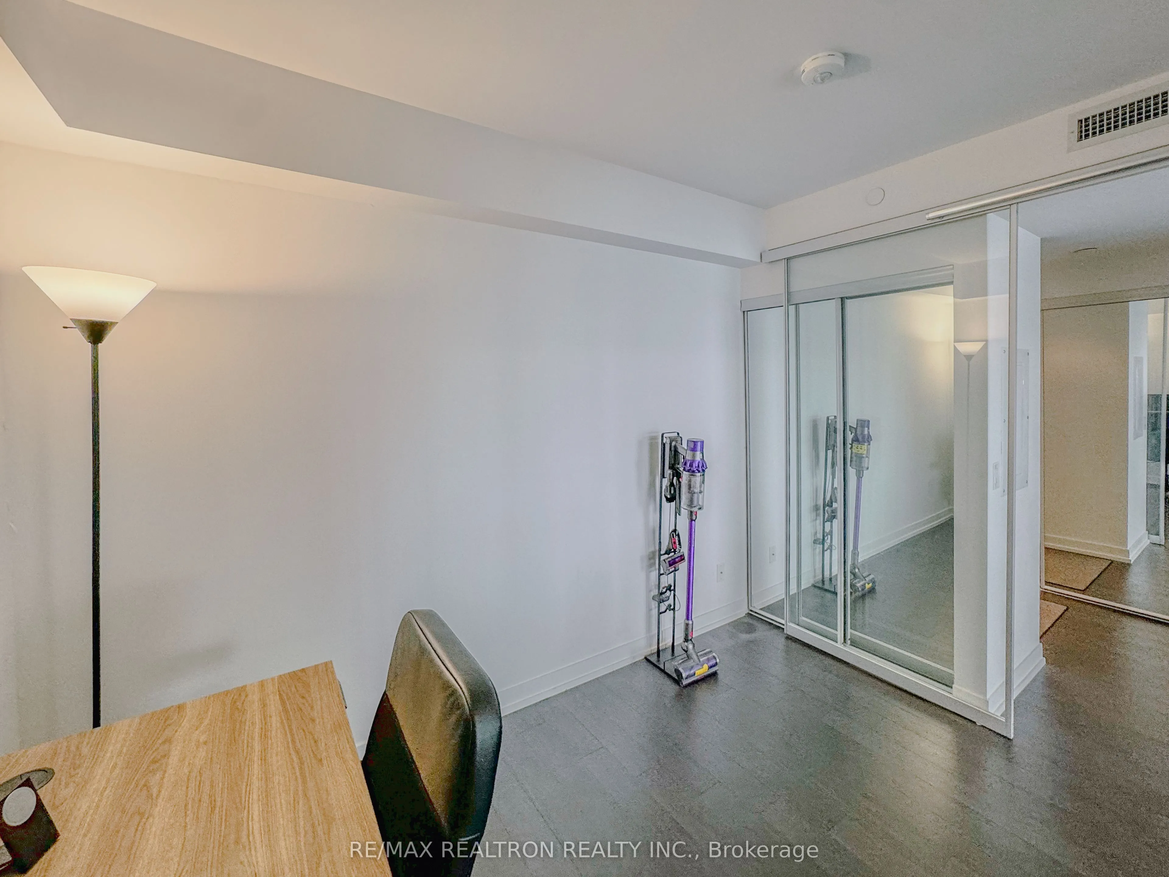 85 Wood Street, #4017