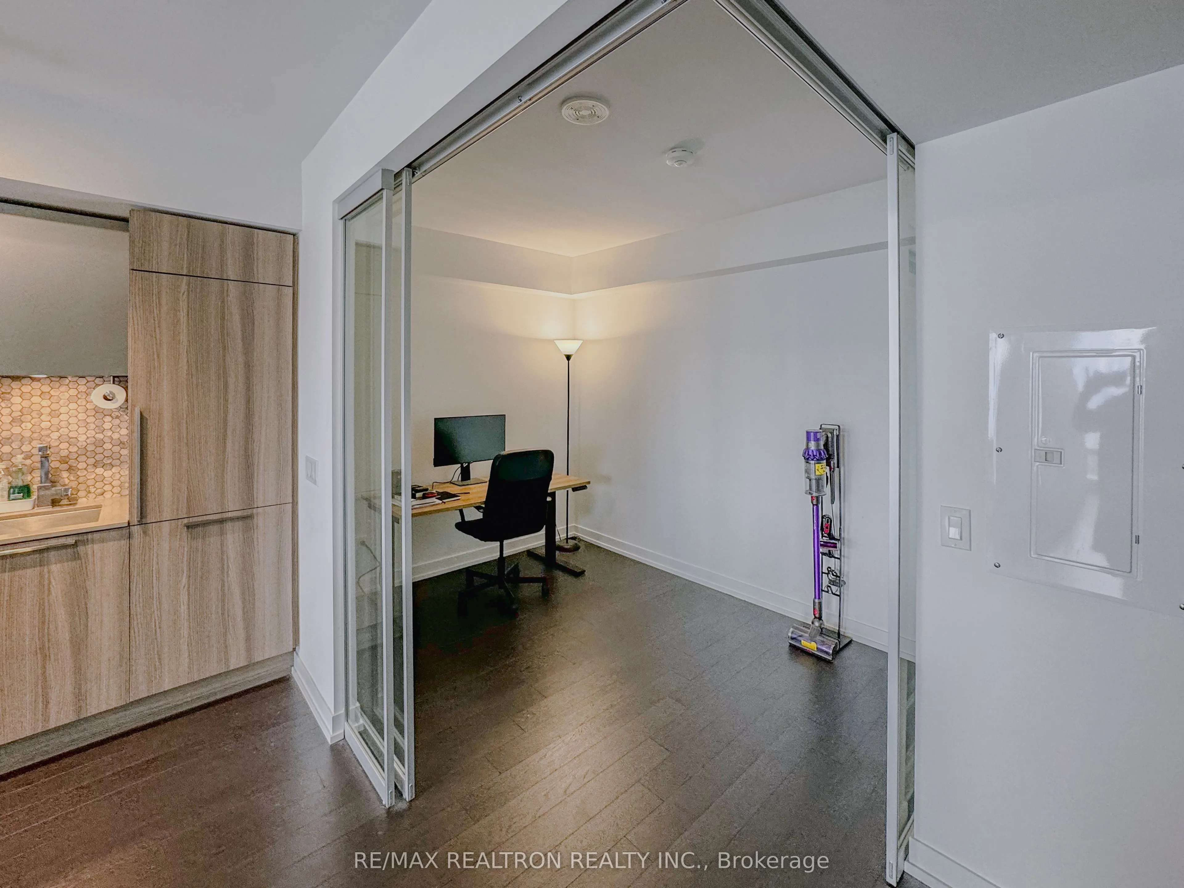 85 Wood Street, #4017