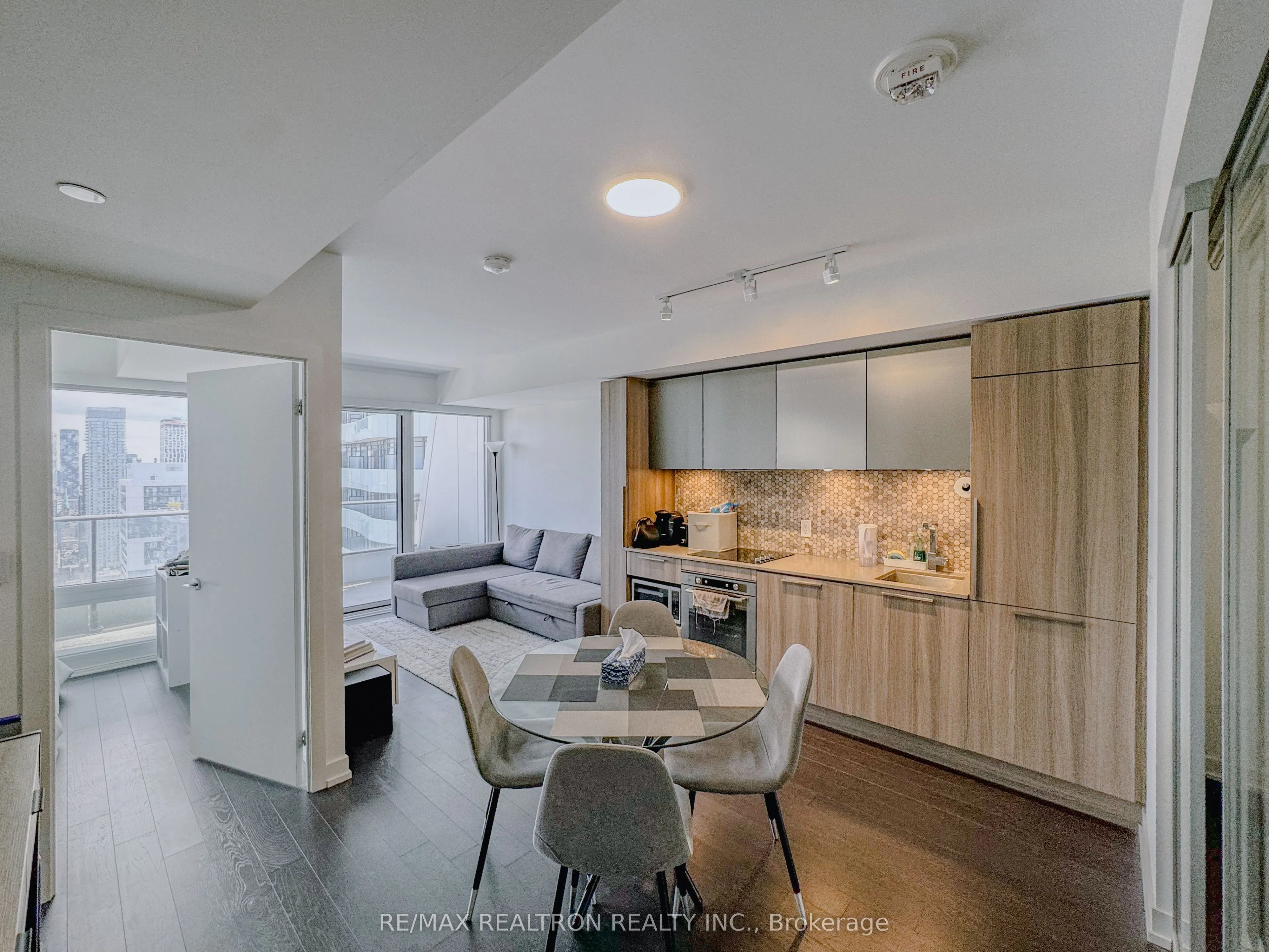 85 Wood Street, #4017