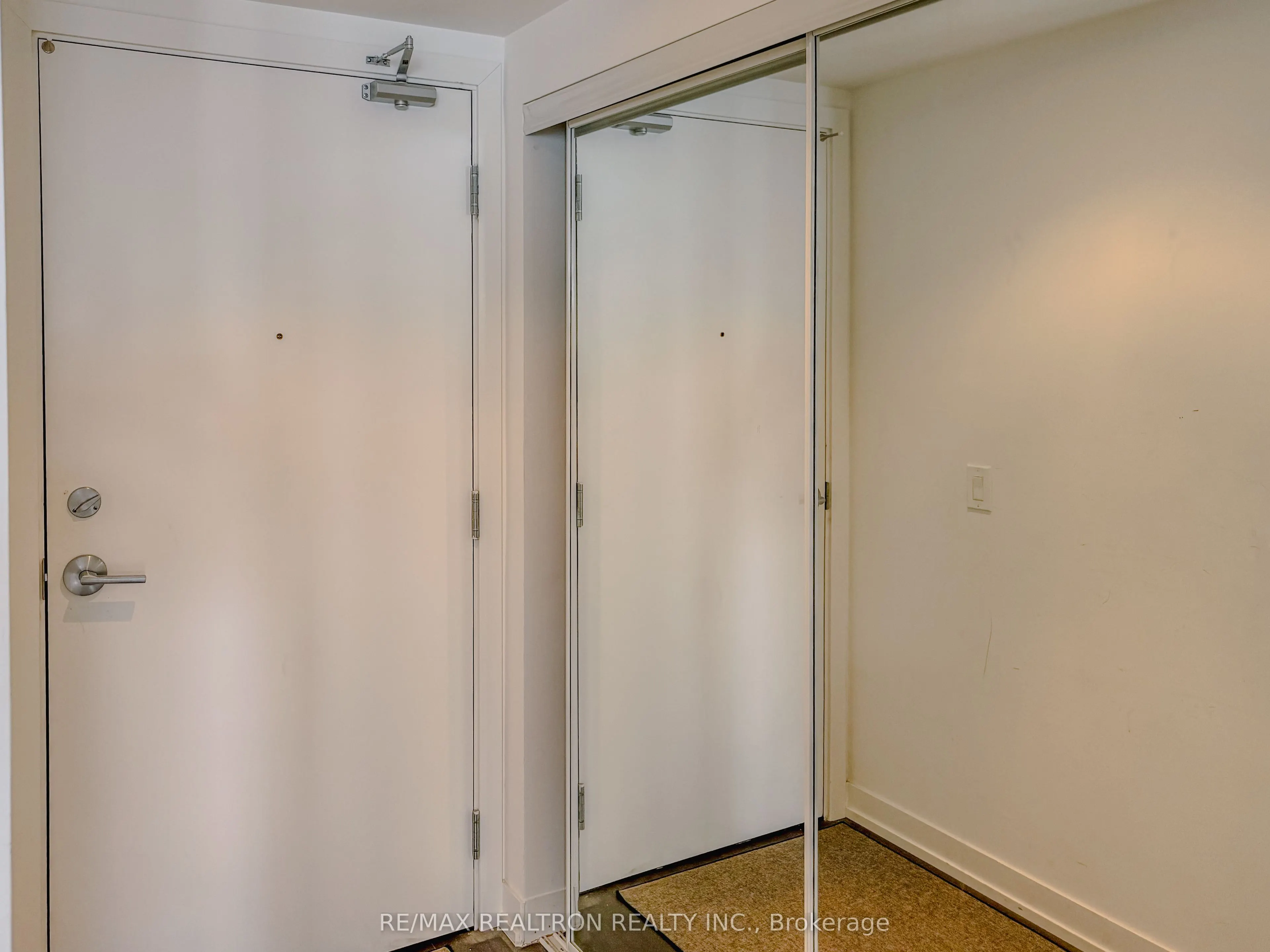 85 Wood Street, #4017