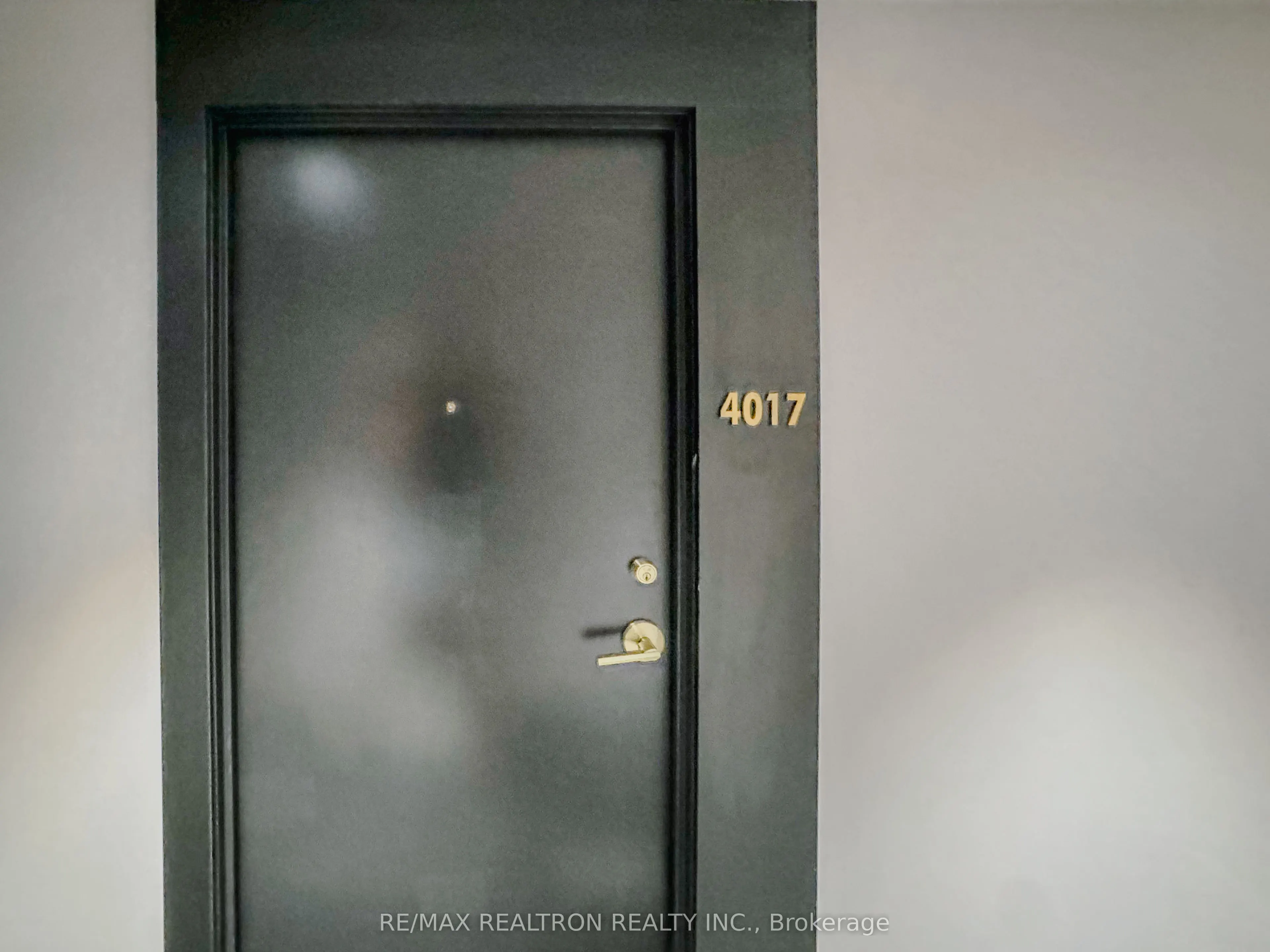 85 Wood Street, #4017