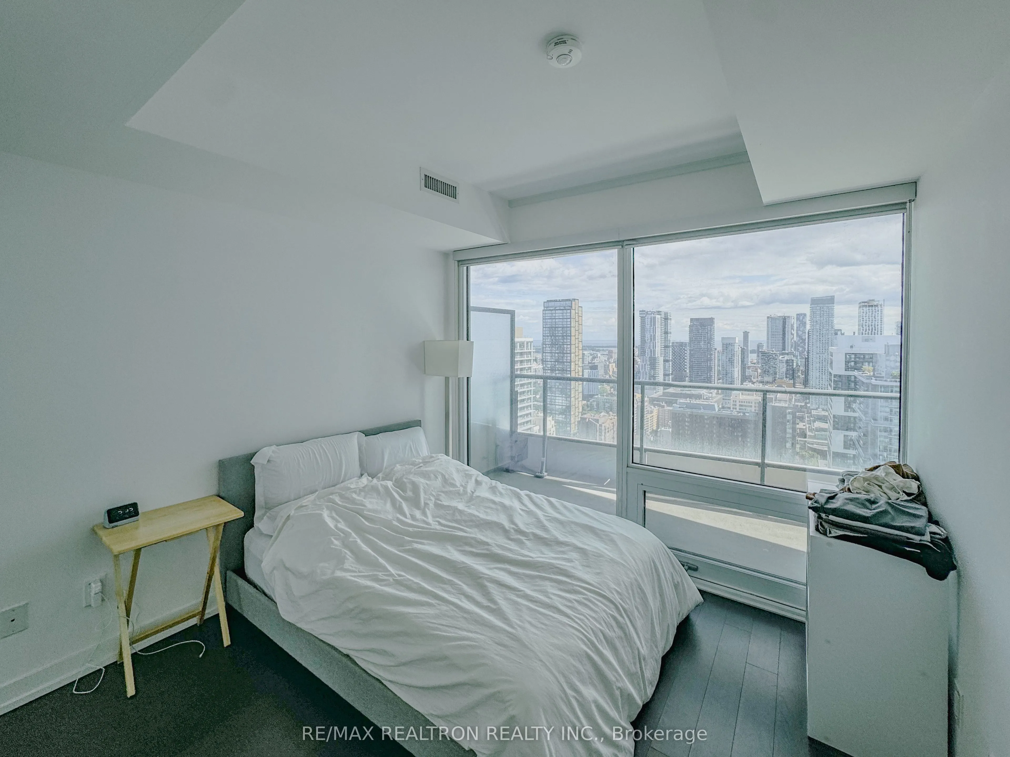 85 Wood Street, #4017