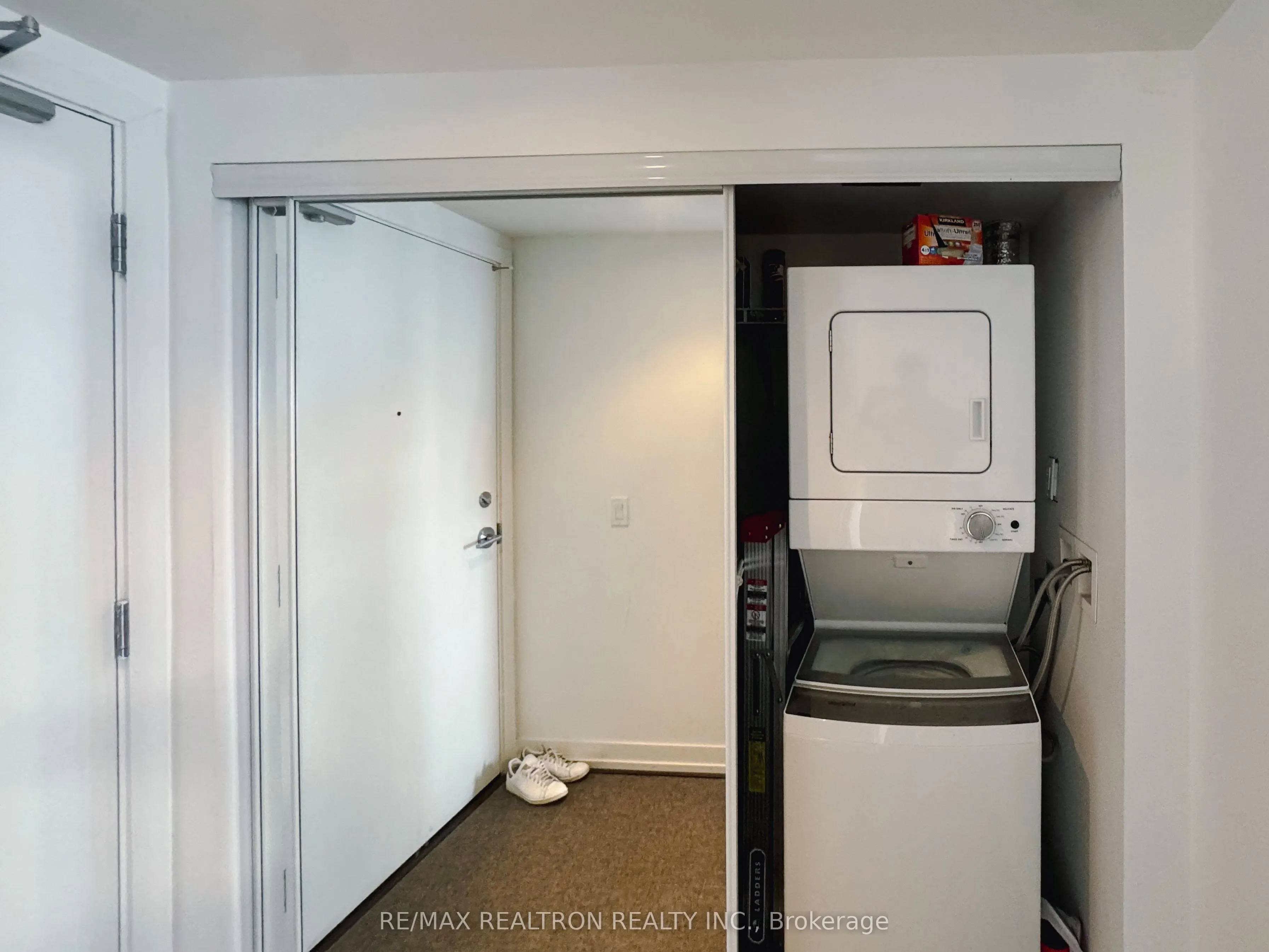 85 Wood Street, #4017