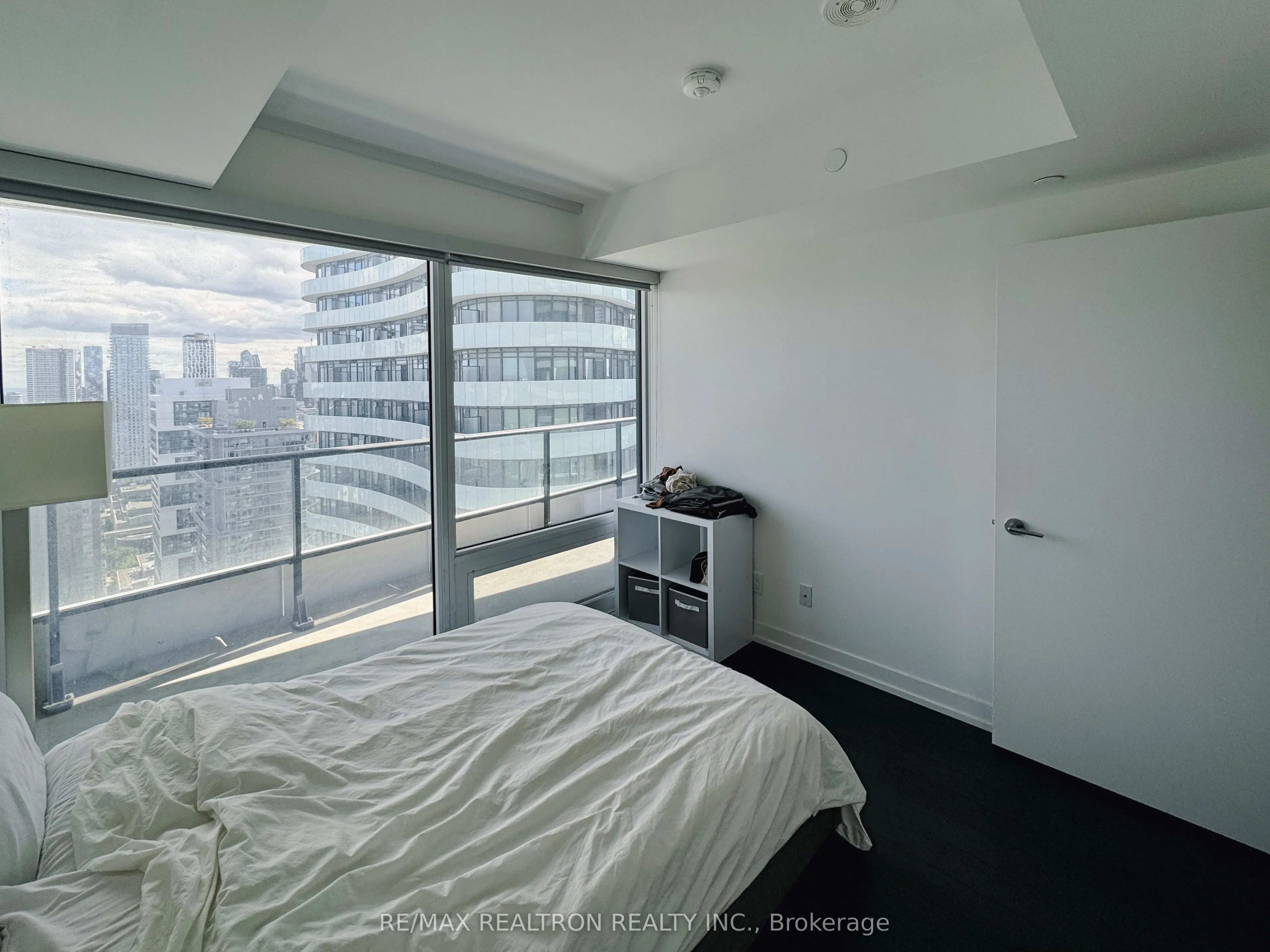 85 Wood Street, #4017
