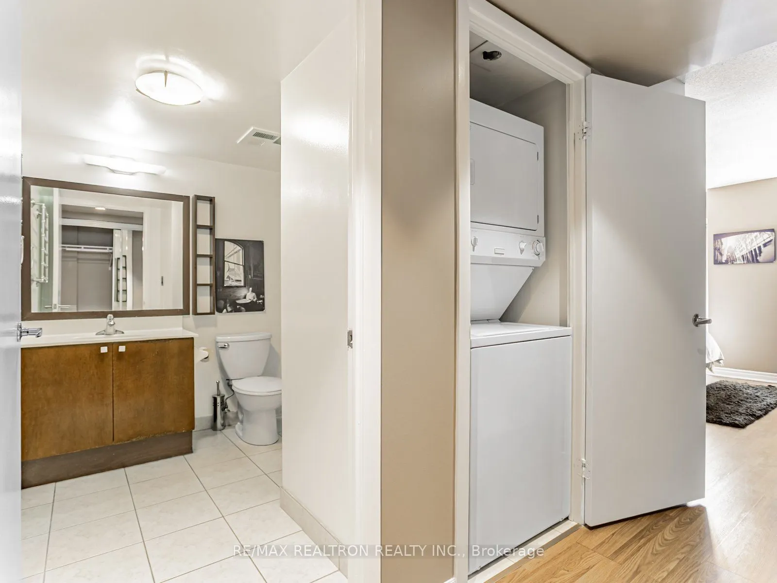 200 Victoria Street, #1518