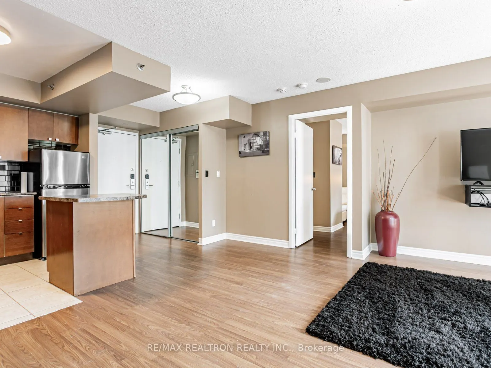 200 Victoria Street, #1518