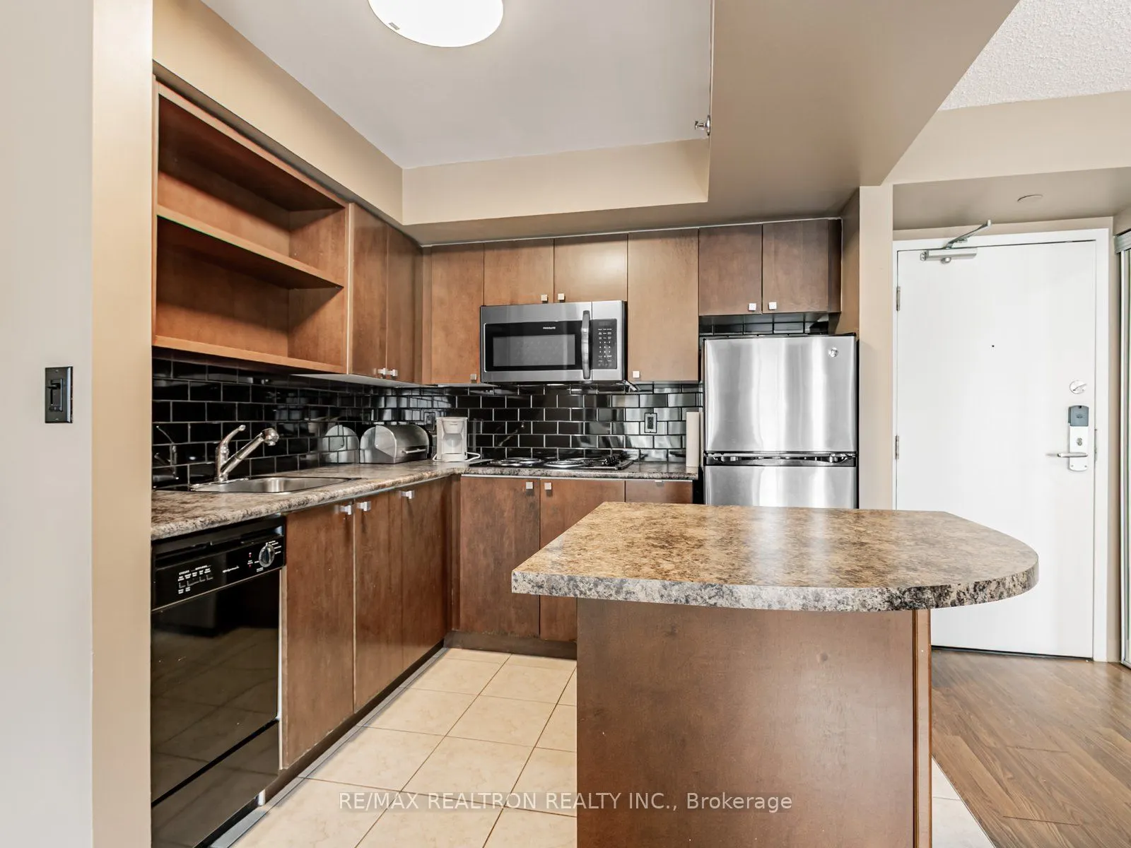 200 Victoria Street, #1518