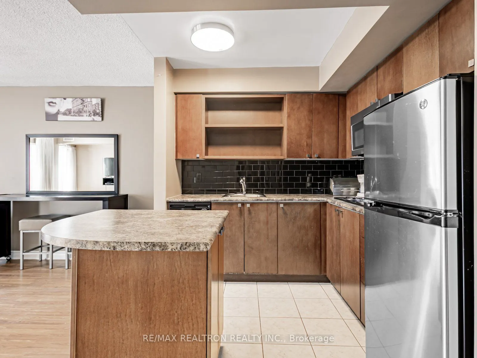 200 Victoria Street, #1518